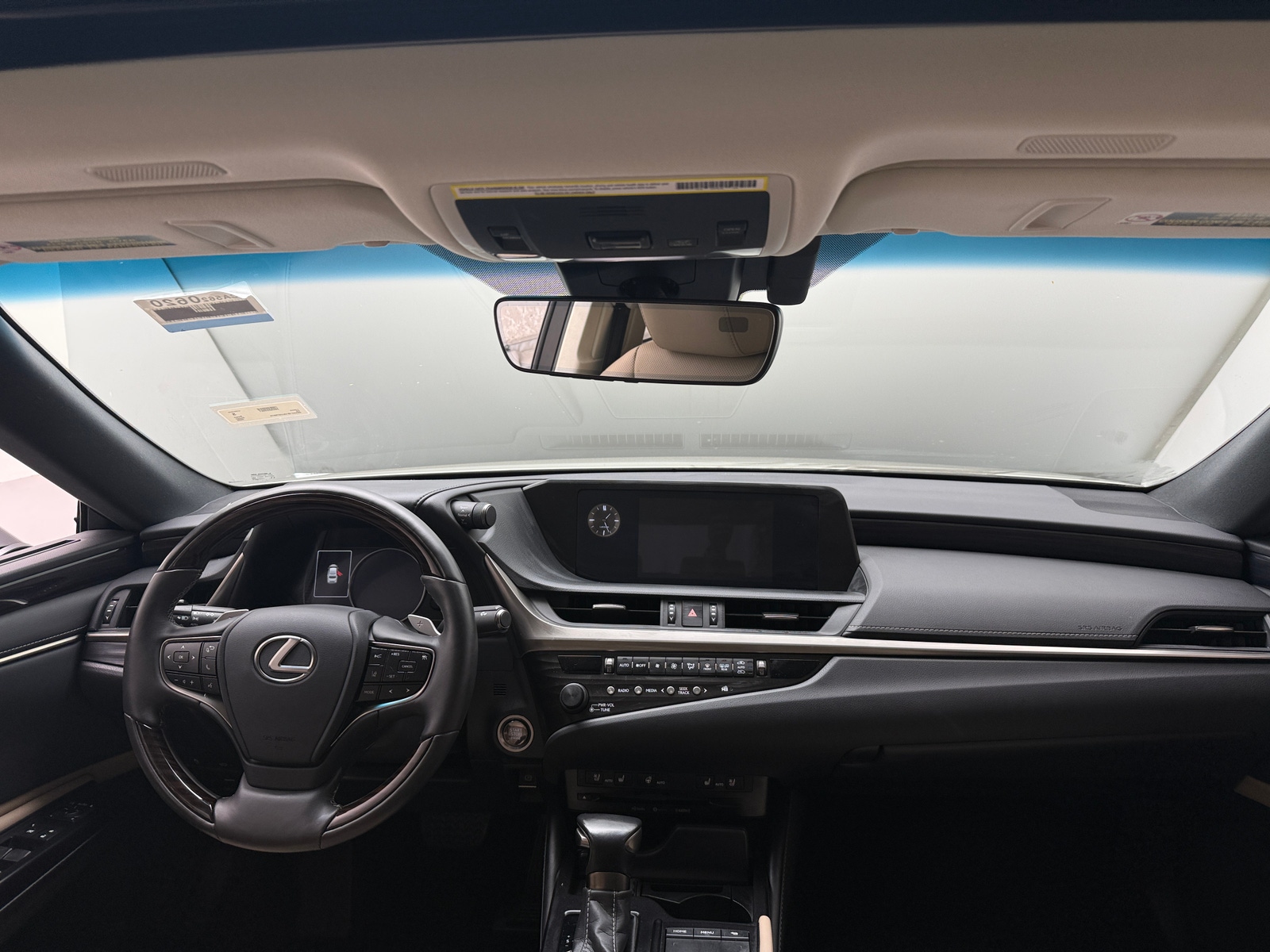 Thumbnail: 2020 Lexus ES - 2