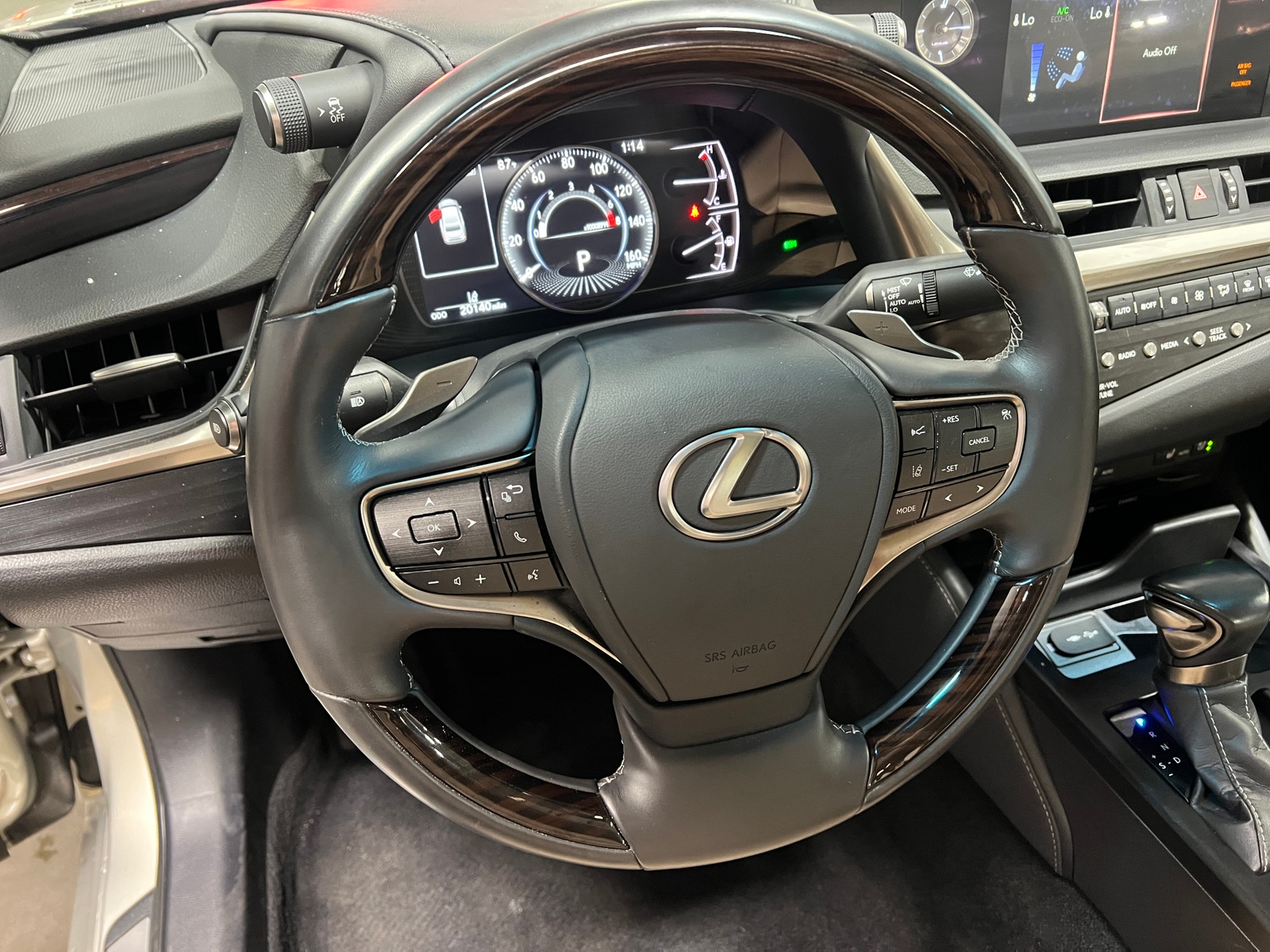 Thumbnail: 2020 Lexus ES - 4