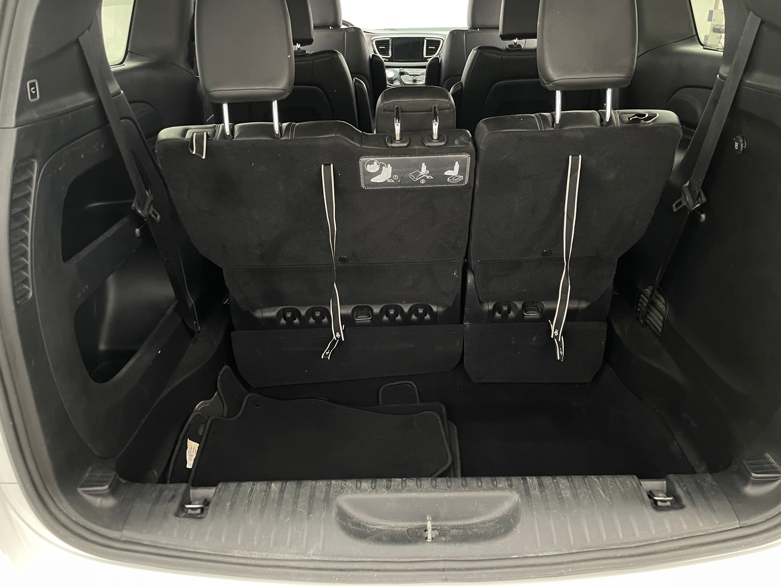 Thumbnail: 2020 Chrysler Pacifica - 6