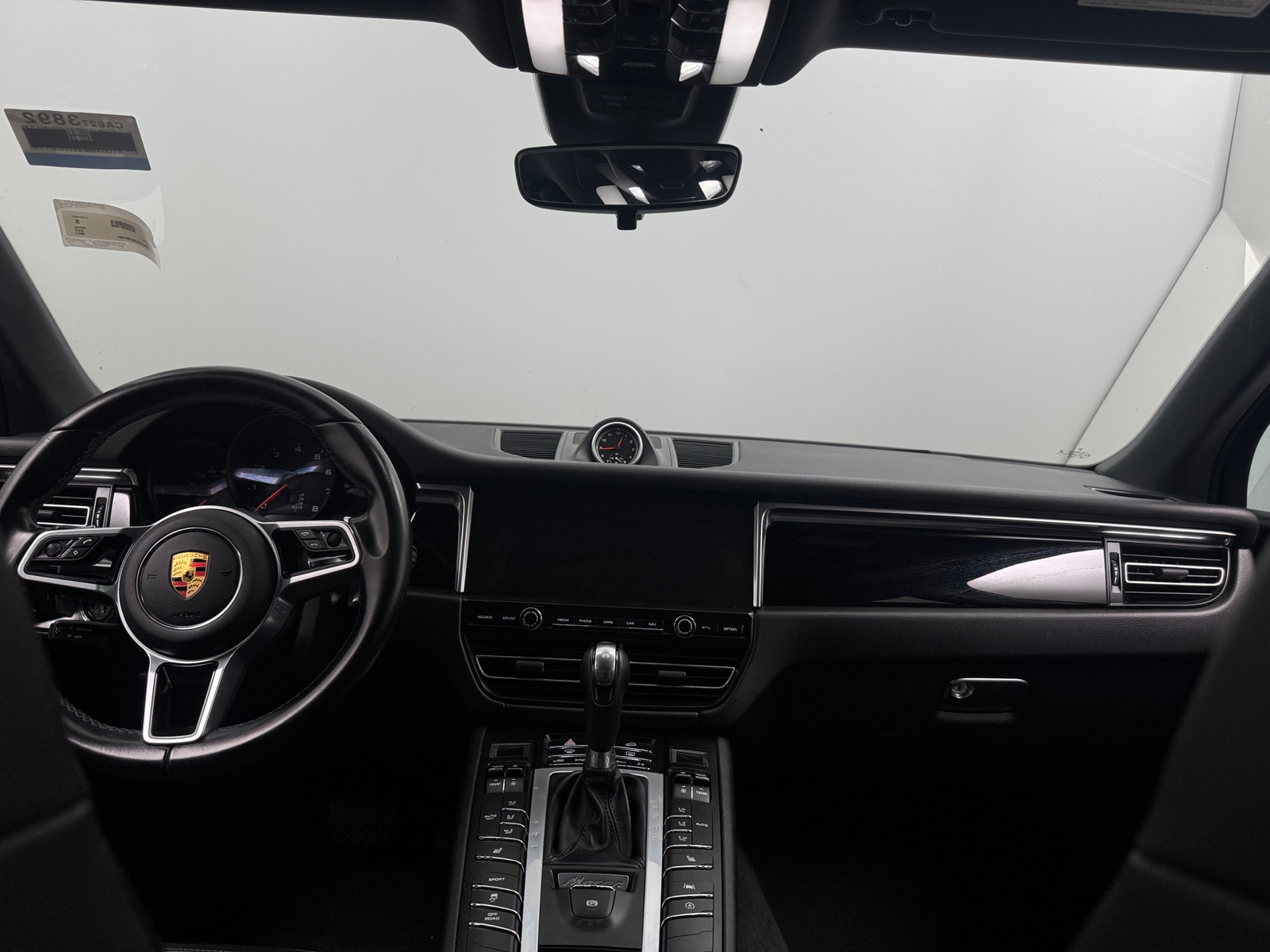 Thumbnail: 2021 Porsche Macan - 3