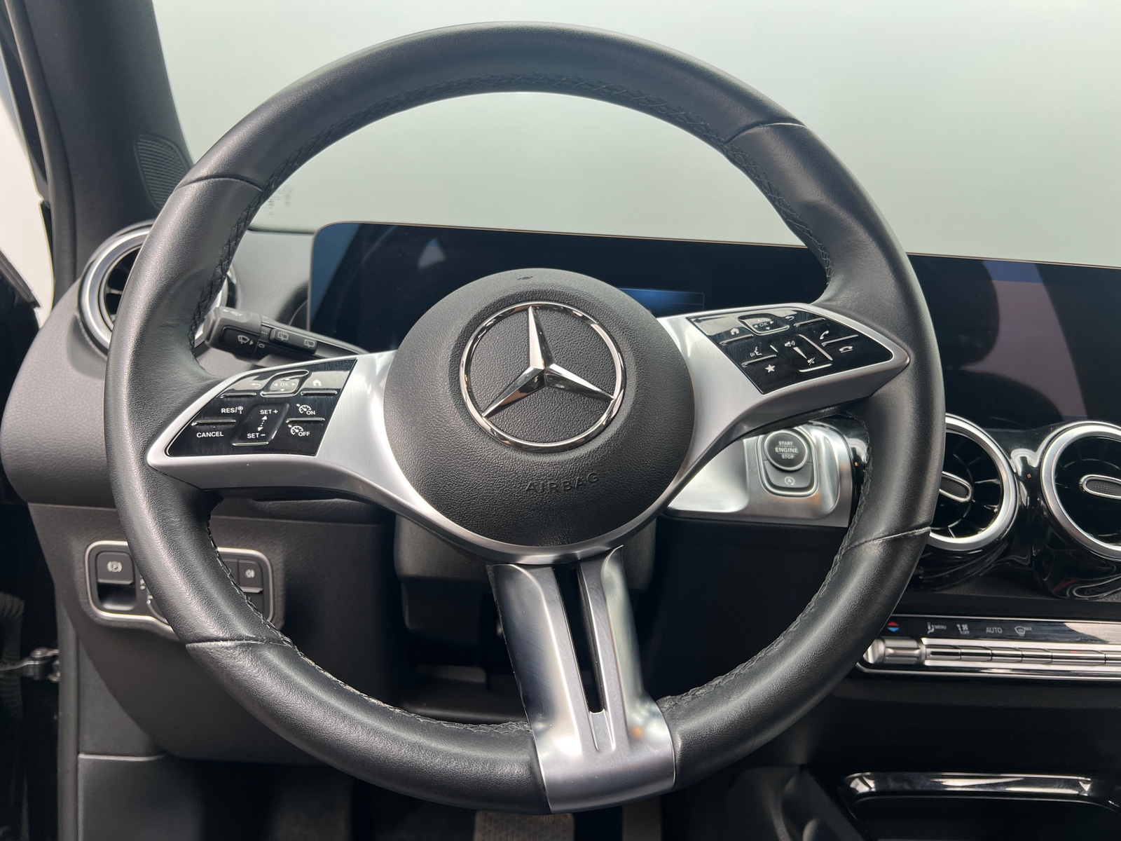Thumbnail: 2025 Mercedes-Benz GLB - 5
