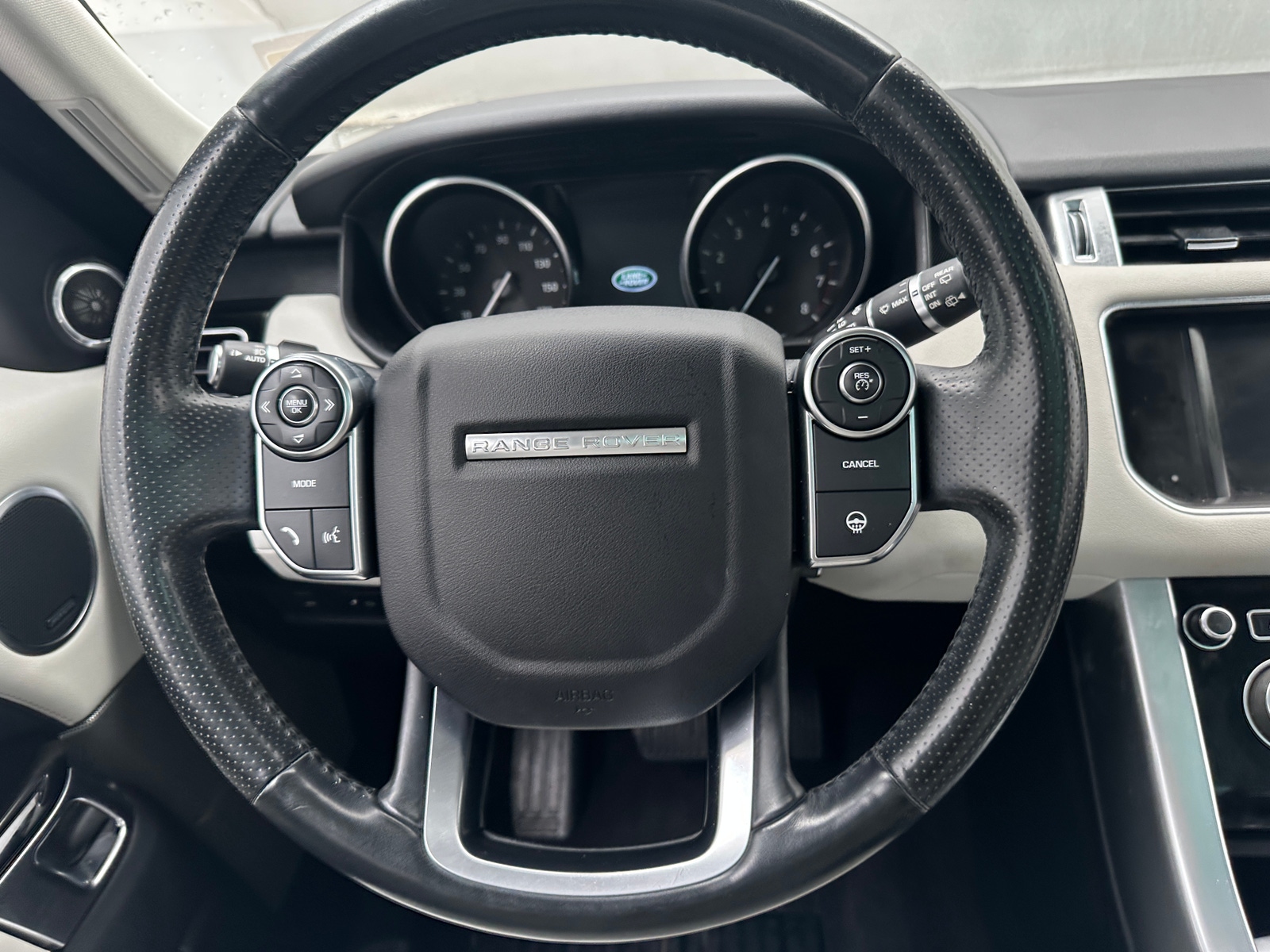 Thumbnail: 2016 Land Rover Range Rover Sport - 4