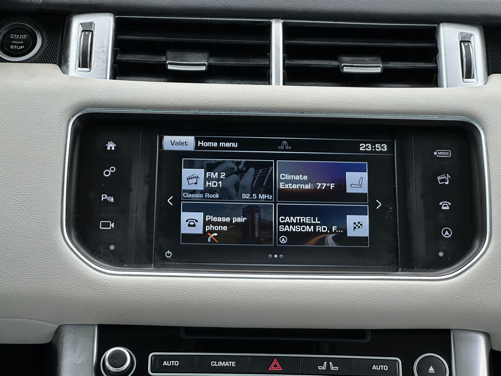 Thumbnail: 2016 Land Rover Range Rover Sport - 3