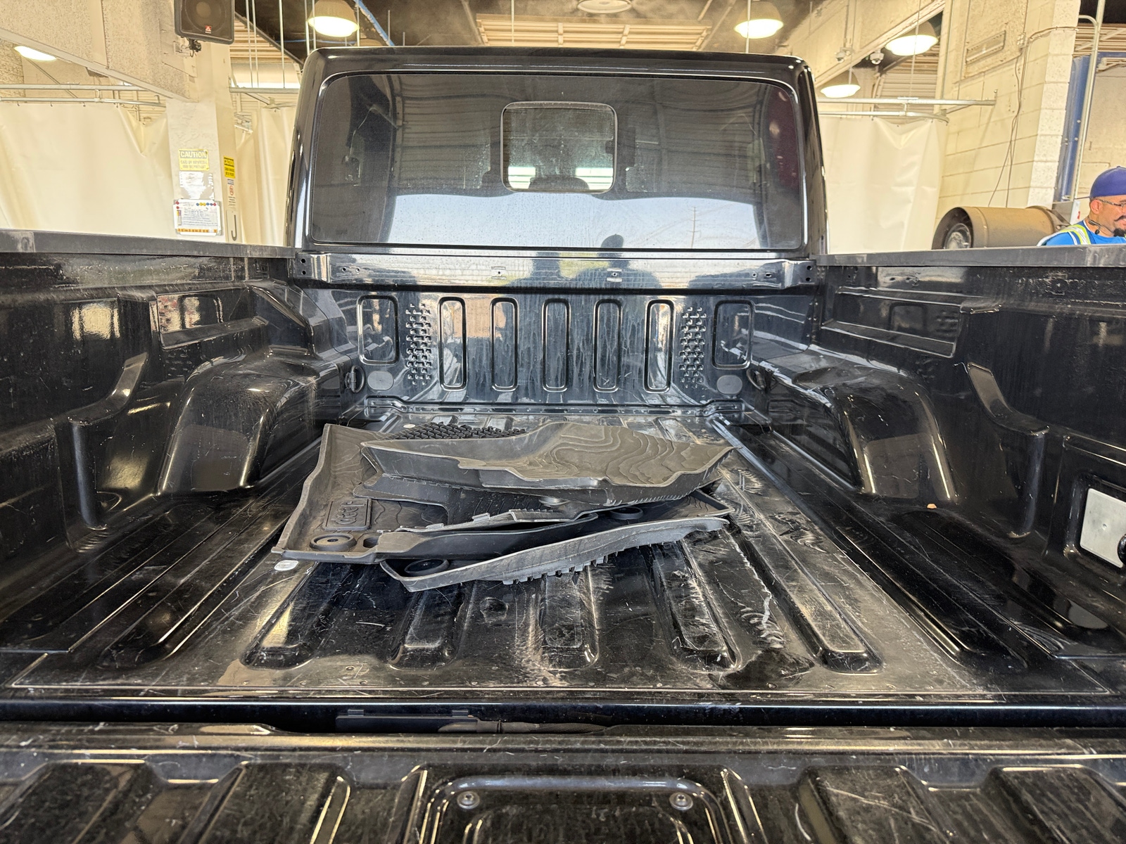 Thumbnail: 2024 Jeep Gladiator - 6