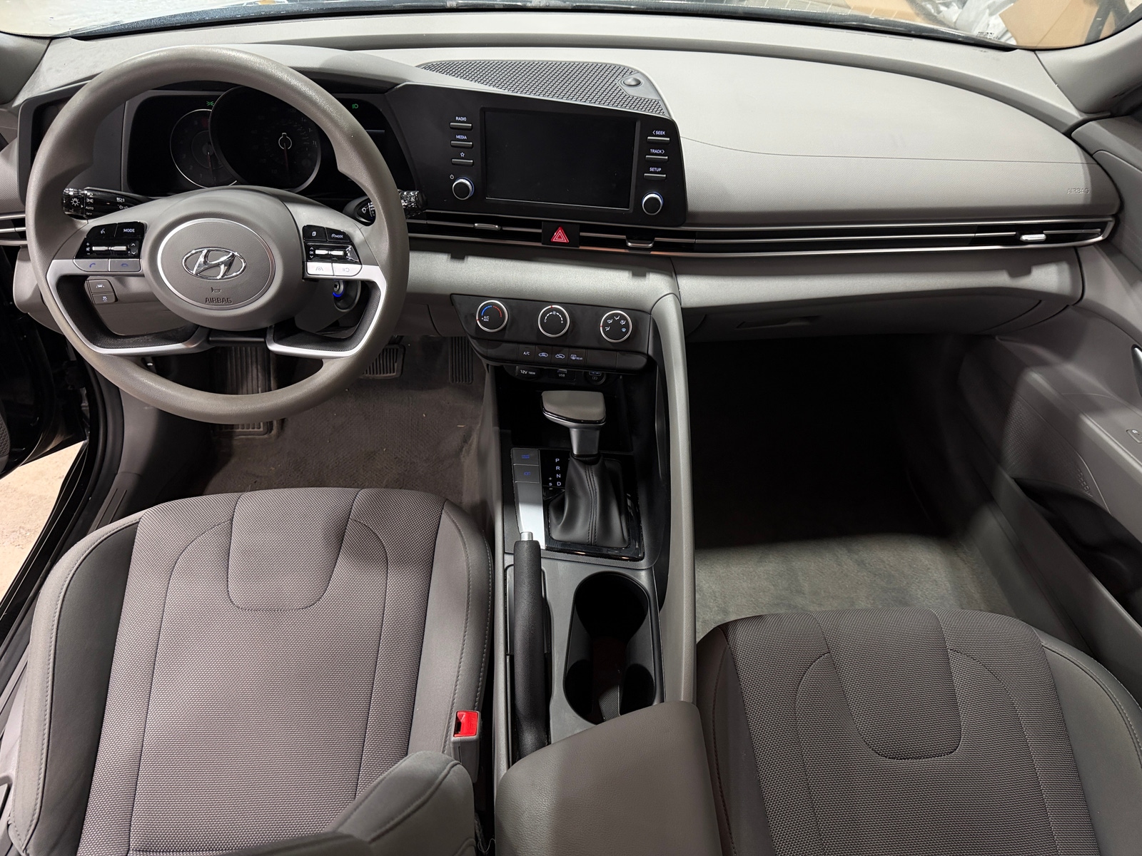 Thumbnail: 2023 Hyundai Elantra - 3