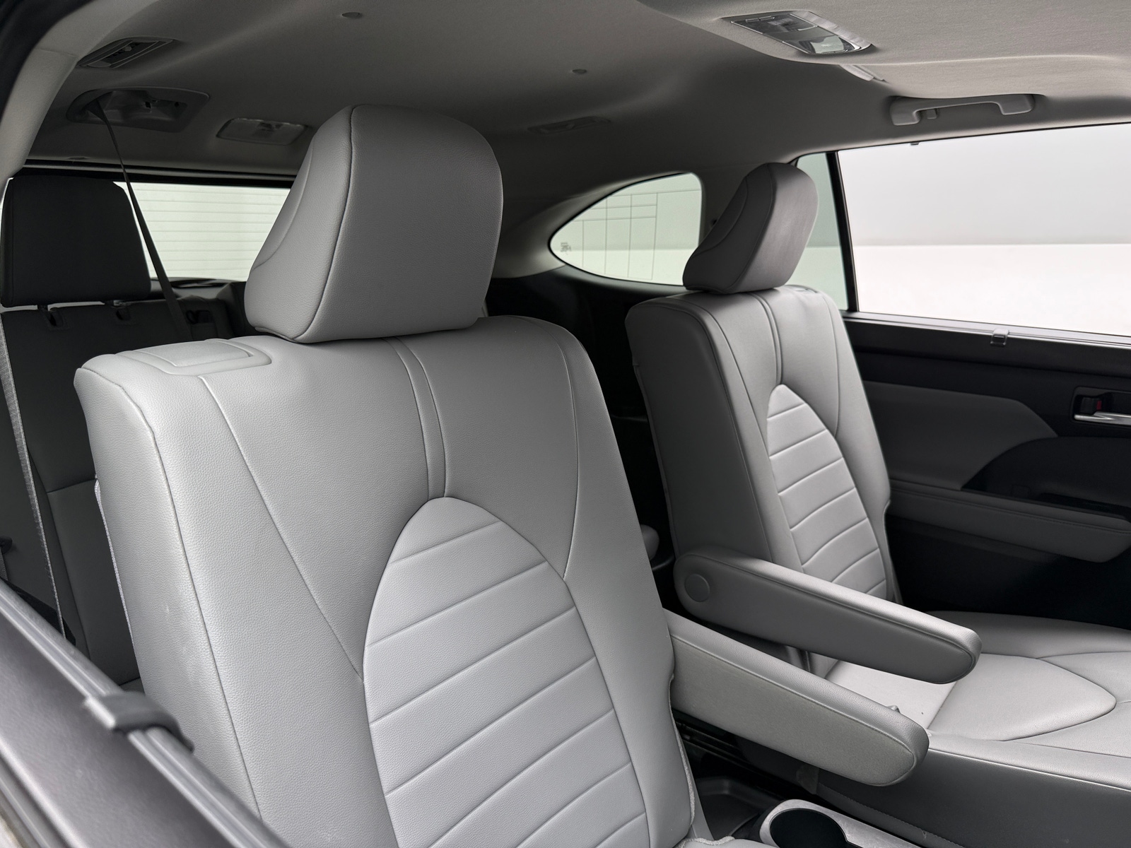 Thumbnail: 2024 Toyota Highlander - 5