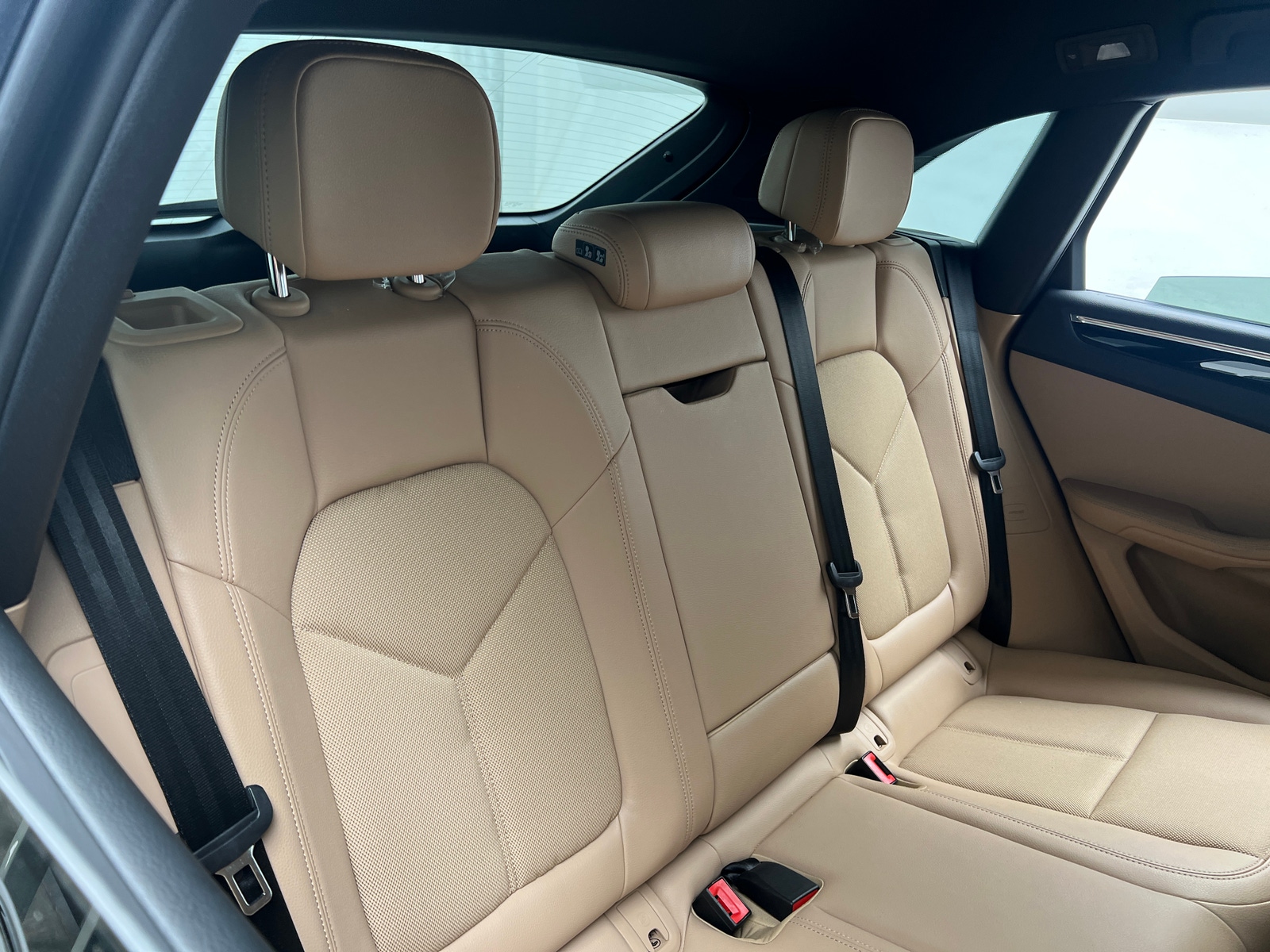 Thumbnail: 2025 Porsche Macan - 5