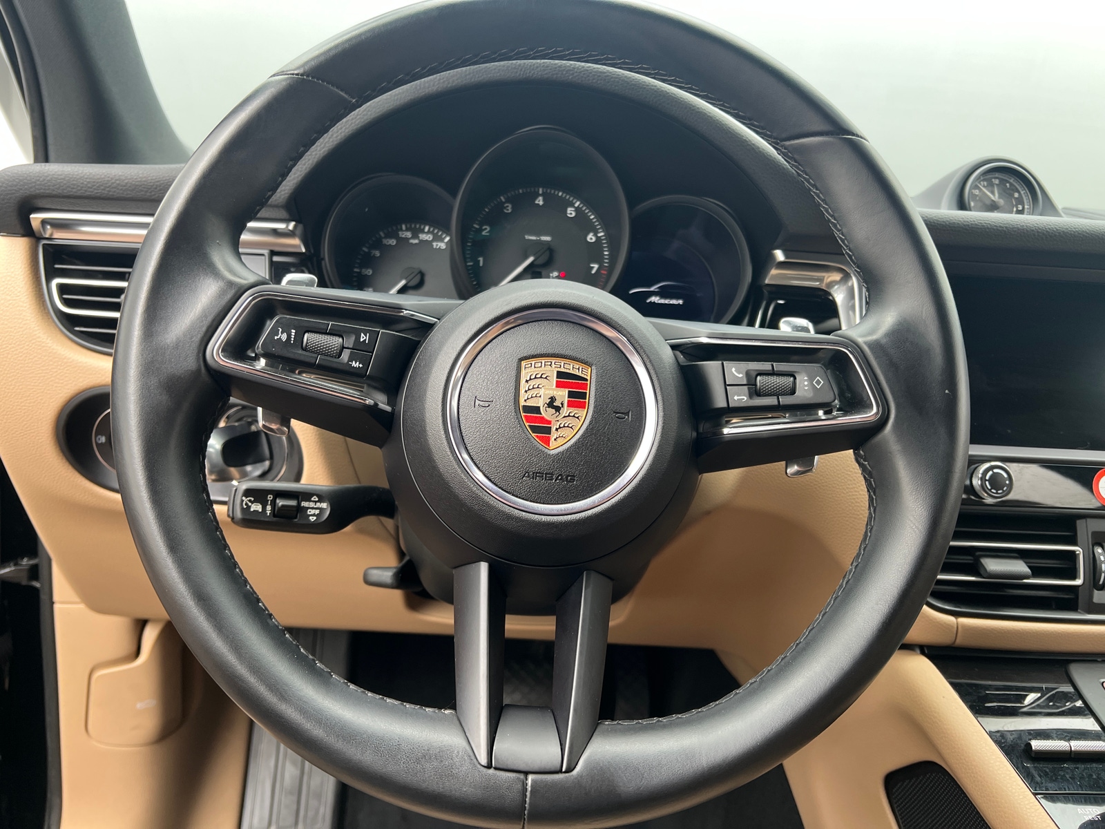 Thumbnail: 2025 Porsche Macan - 4