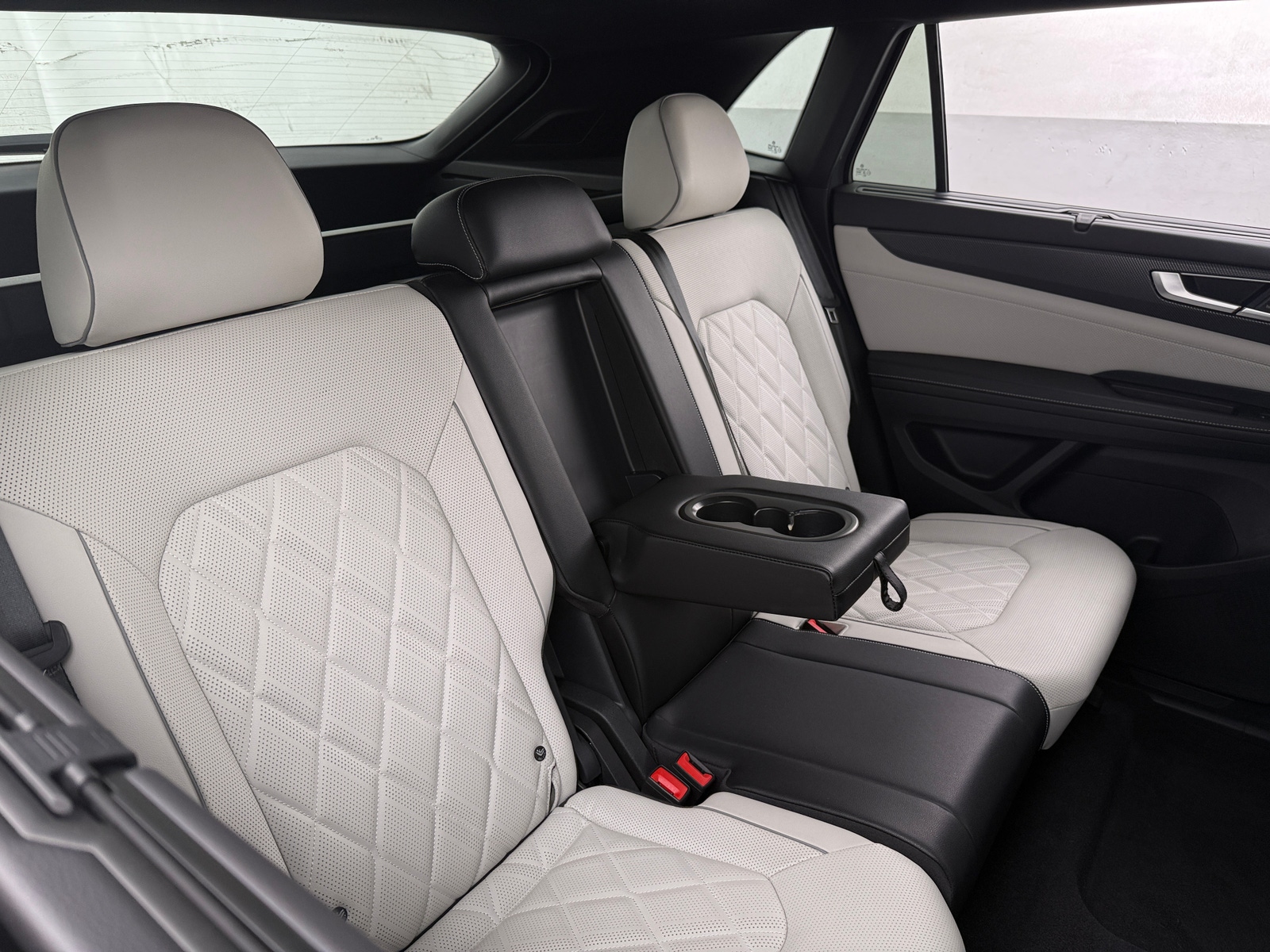 Thumbnail: 2024 Volkswagen Atlas - 5