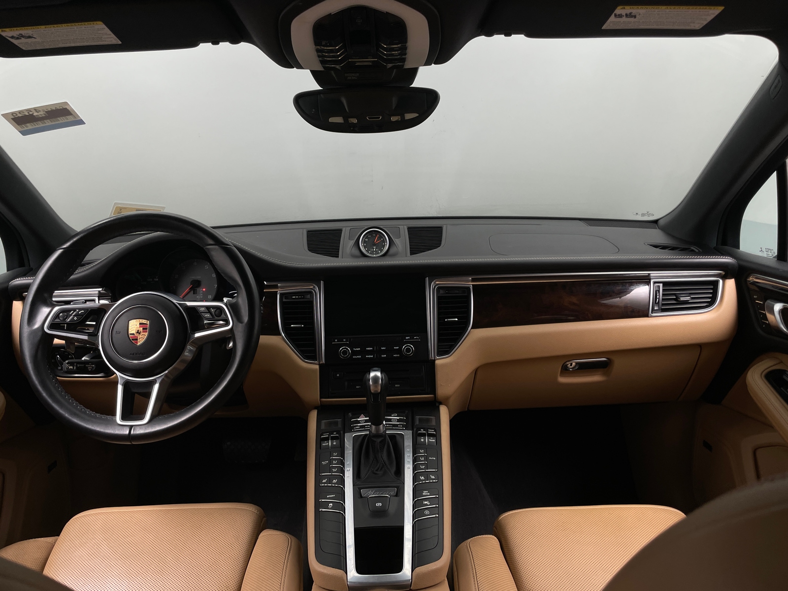 Thumbnail: 2017 Porsche Macan - 2