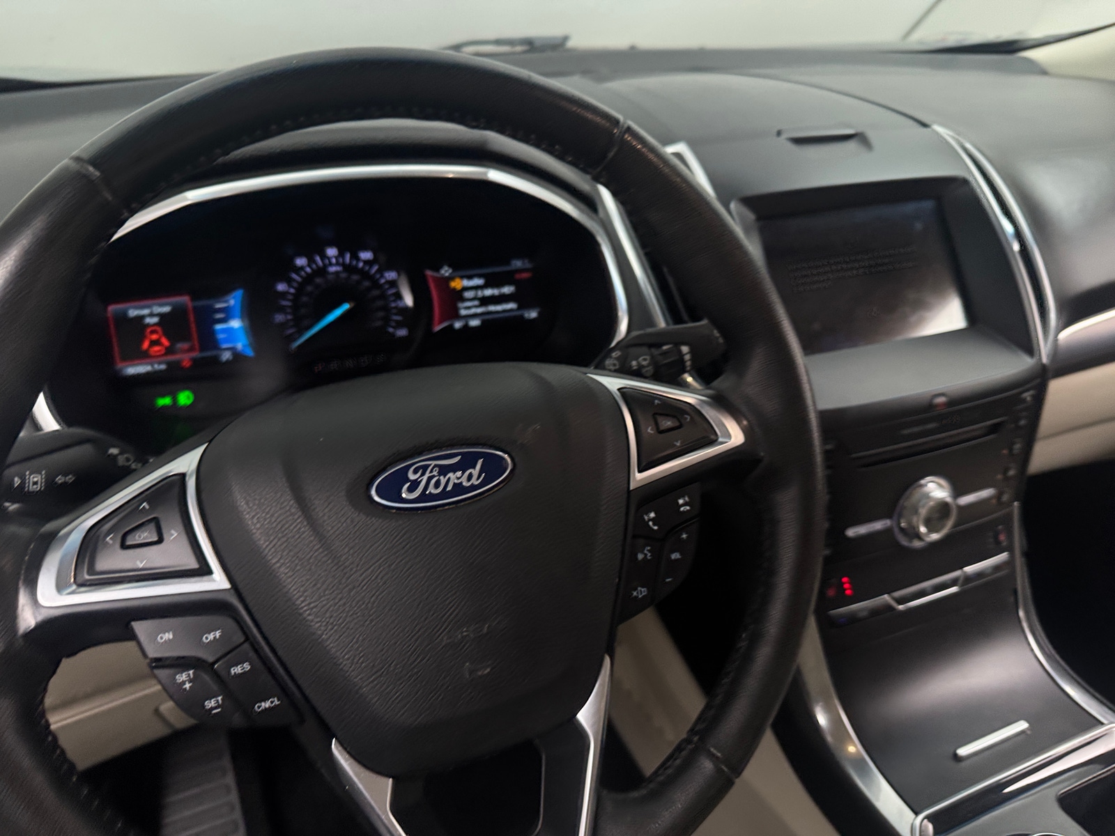 Thumbnail: 2019 Ford Edge - 4