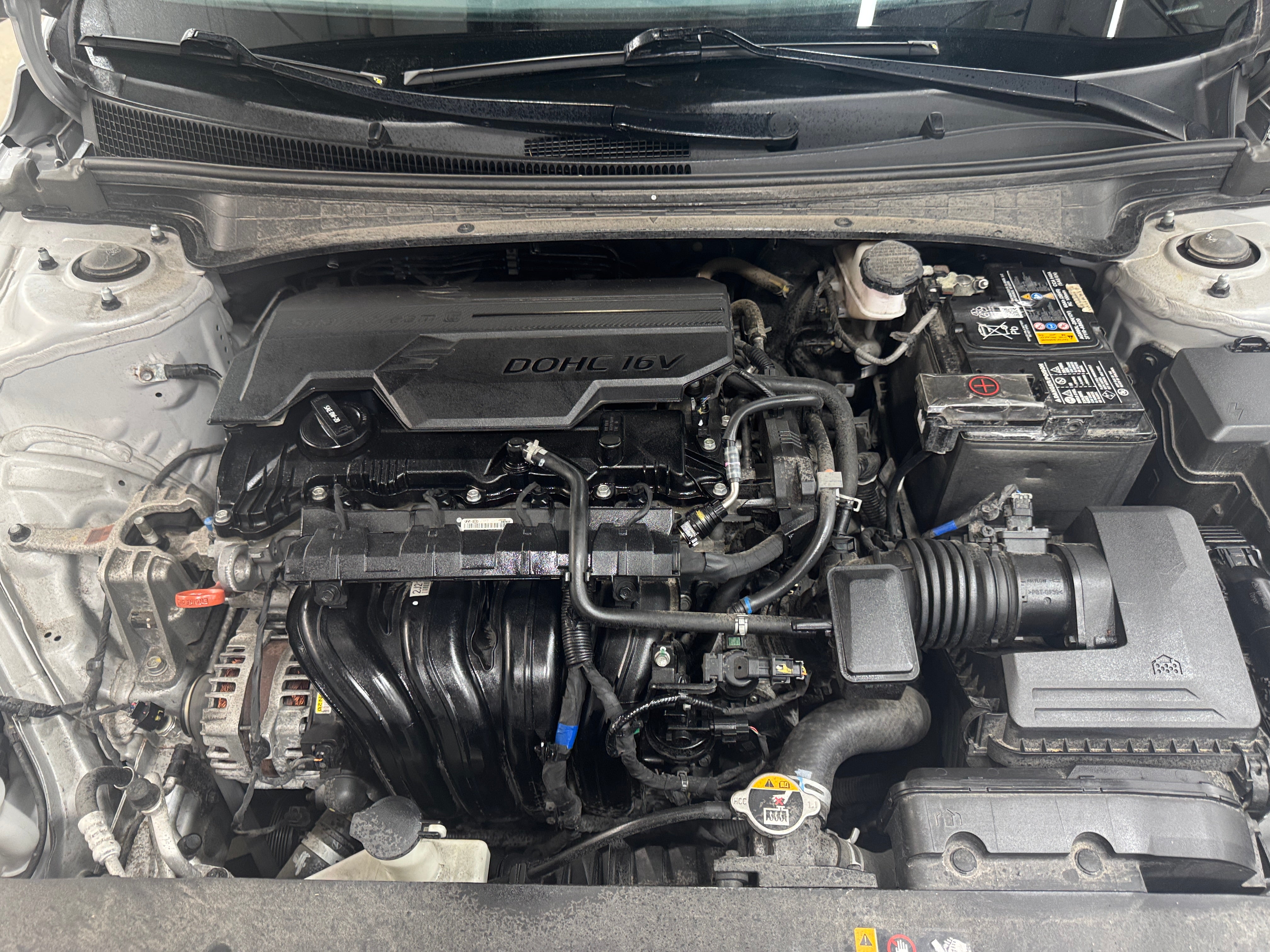 2022 Hyundai Elantra SEL - Photo 3