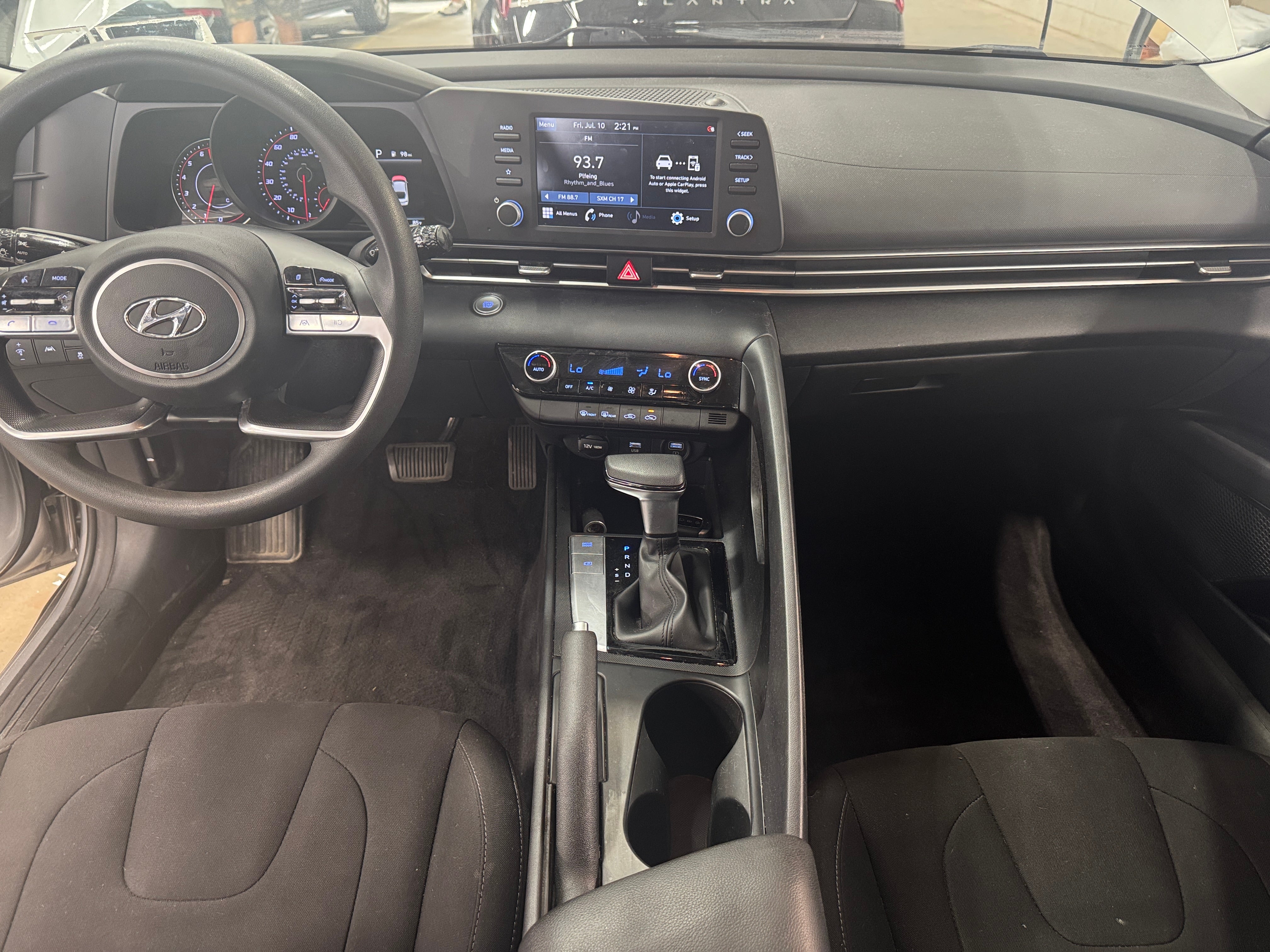 2022 Hyundai Elantra SEL - Photo 6