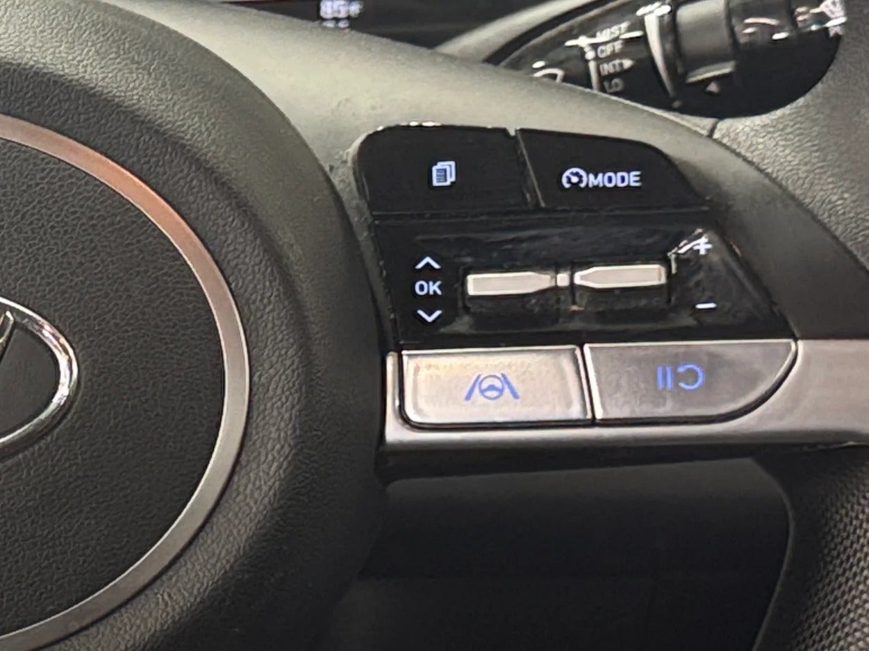 2022 Hyundai Elantra SEL - Photo 16