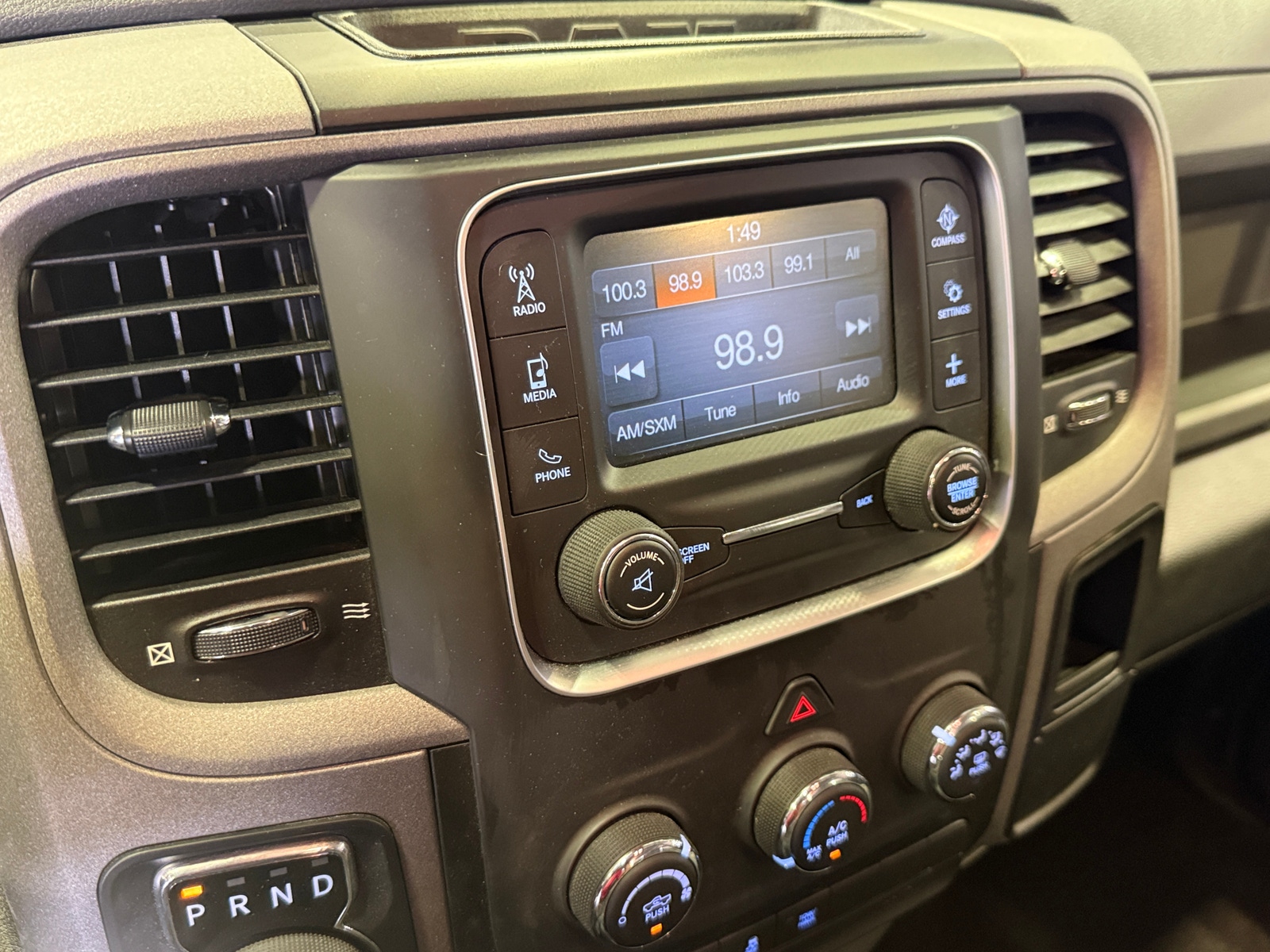 Thumbnail: 2019 RAM 1500 Classic - 4