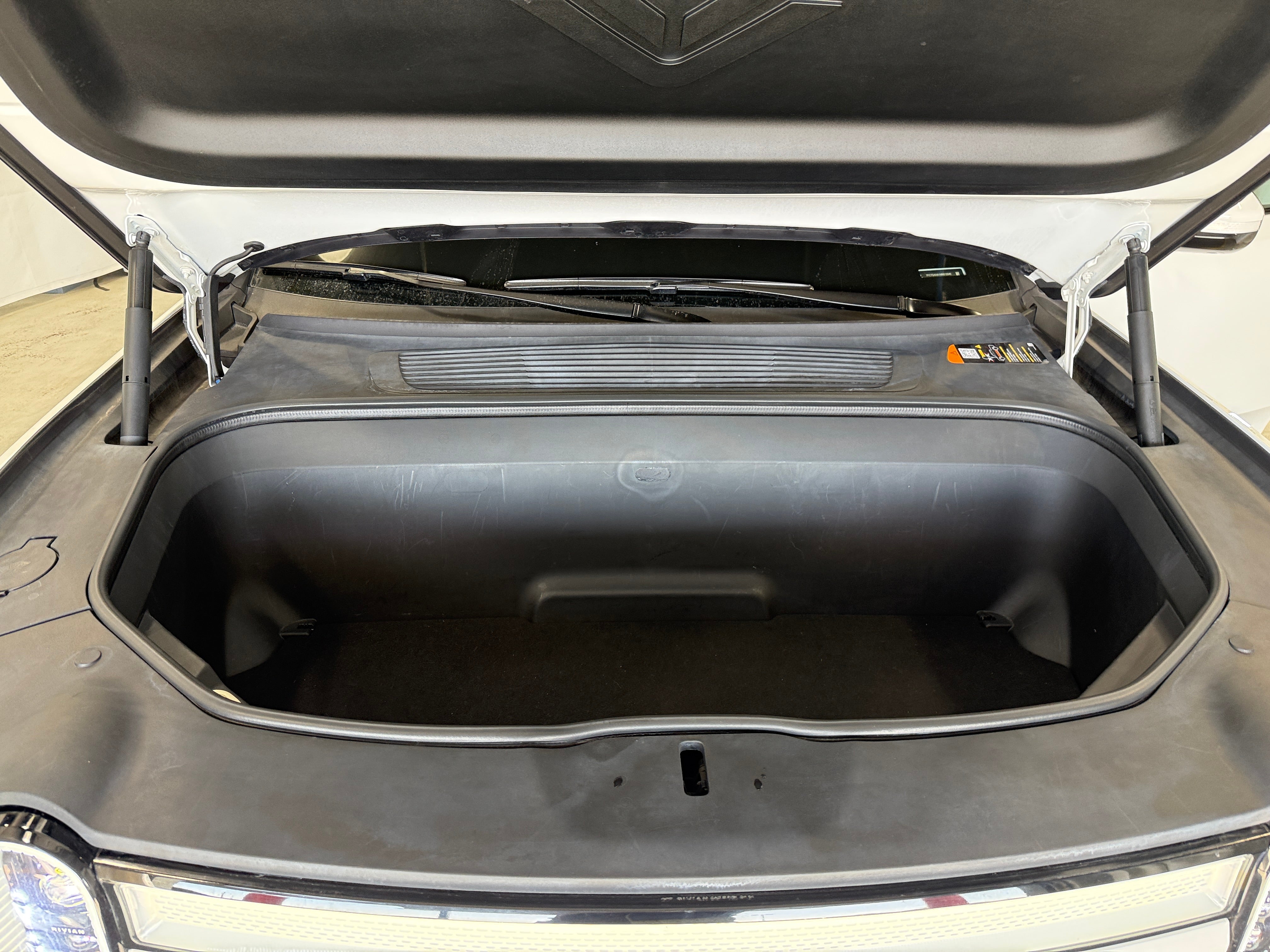 Used 2022 Rivian R1T Adventure with VIN 7FCTGAAA1NN012040 for sale in Oak Creek, WI