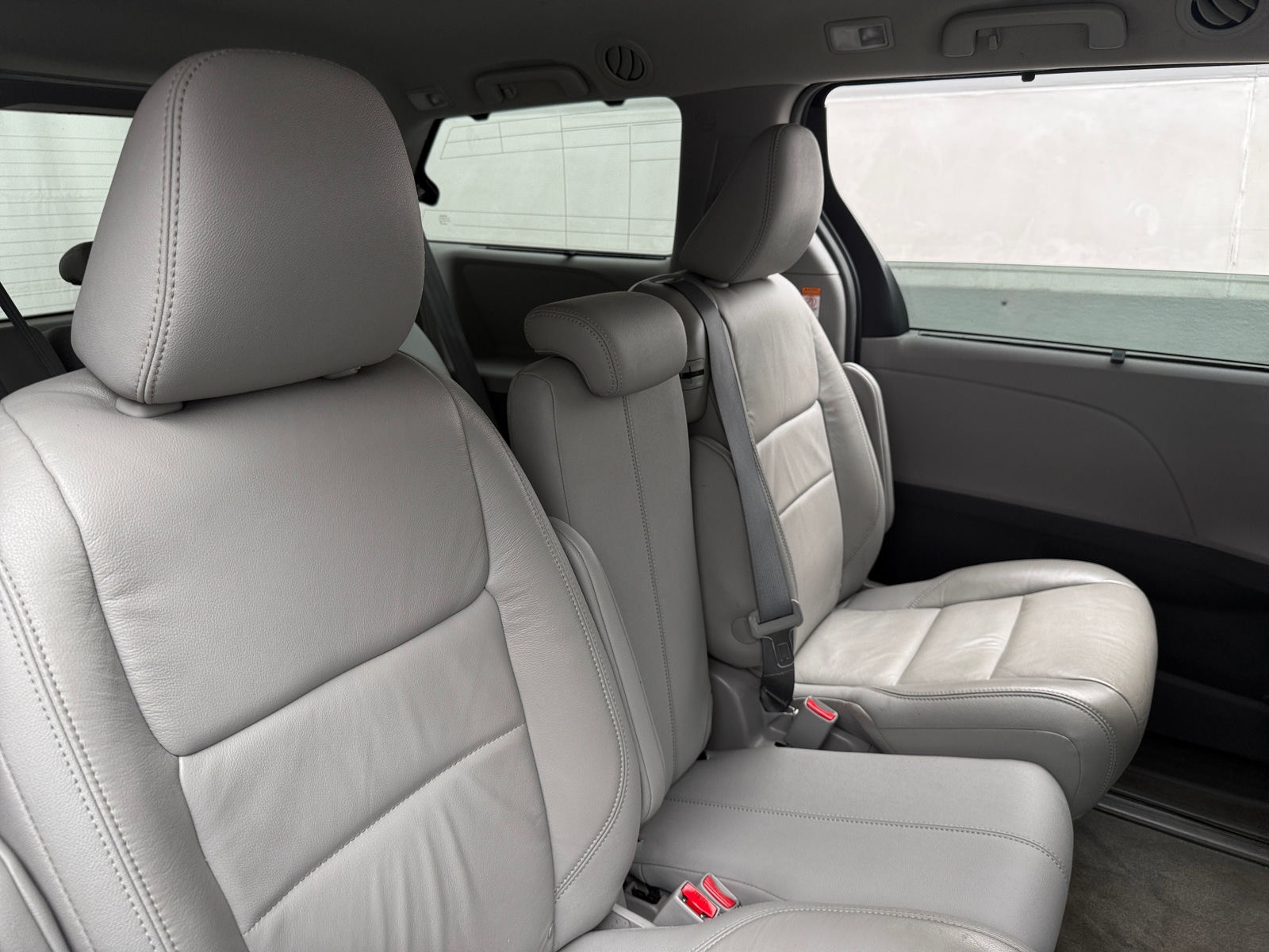 Thumbnail: 2018 Toyota Sienna - 6