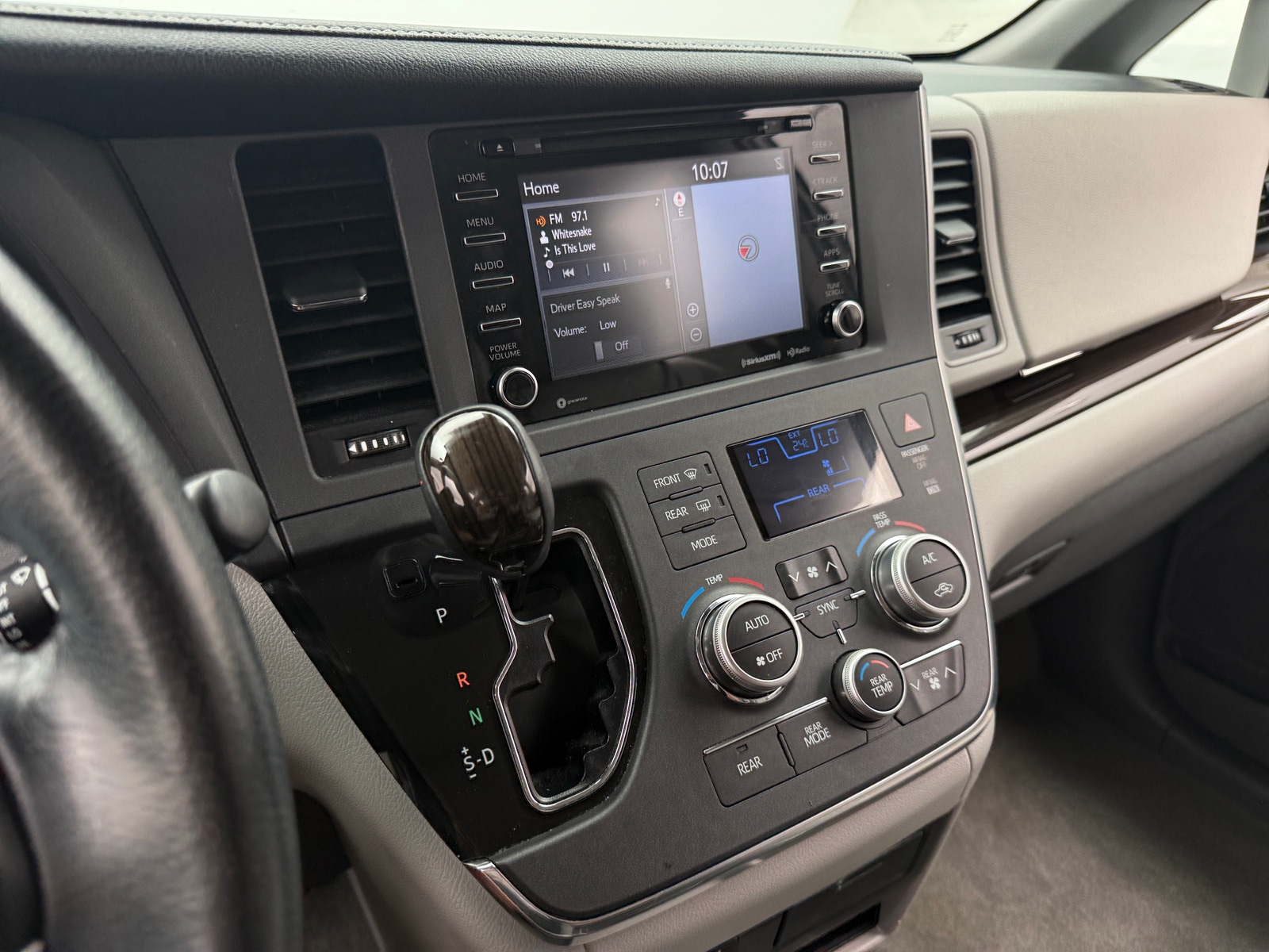 Thumbnail: 2018 Toyota Sienna - 4