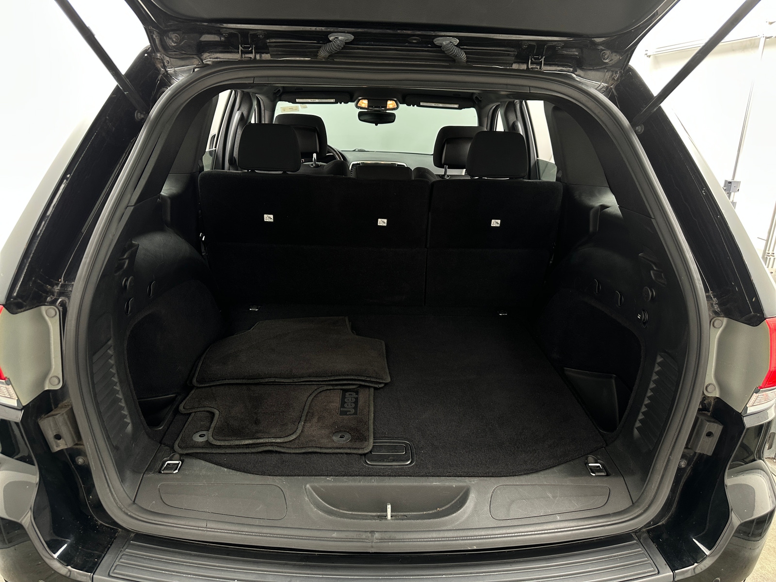 Thumbnail: 2017 Jeep Grand Cherokee - 7