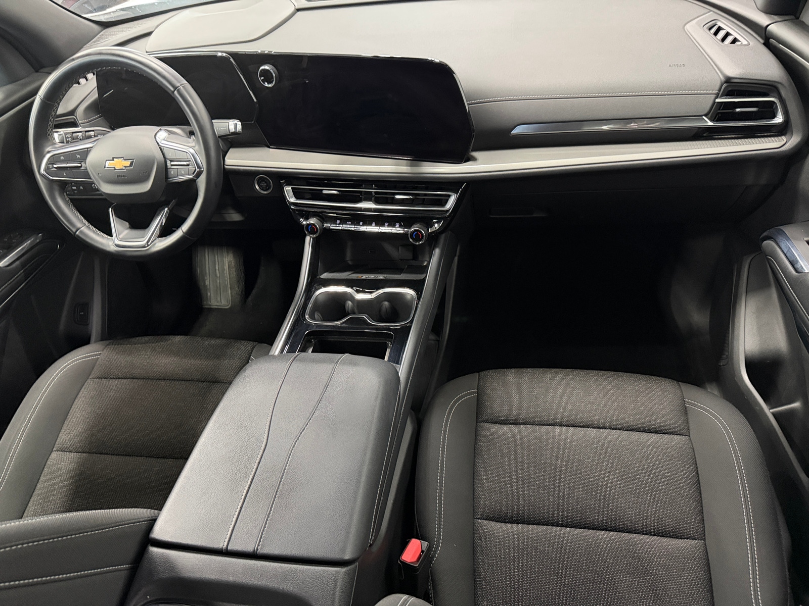 Thumbnail: 2024 Chevrolet Traverse - 3
