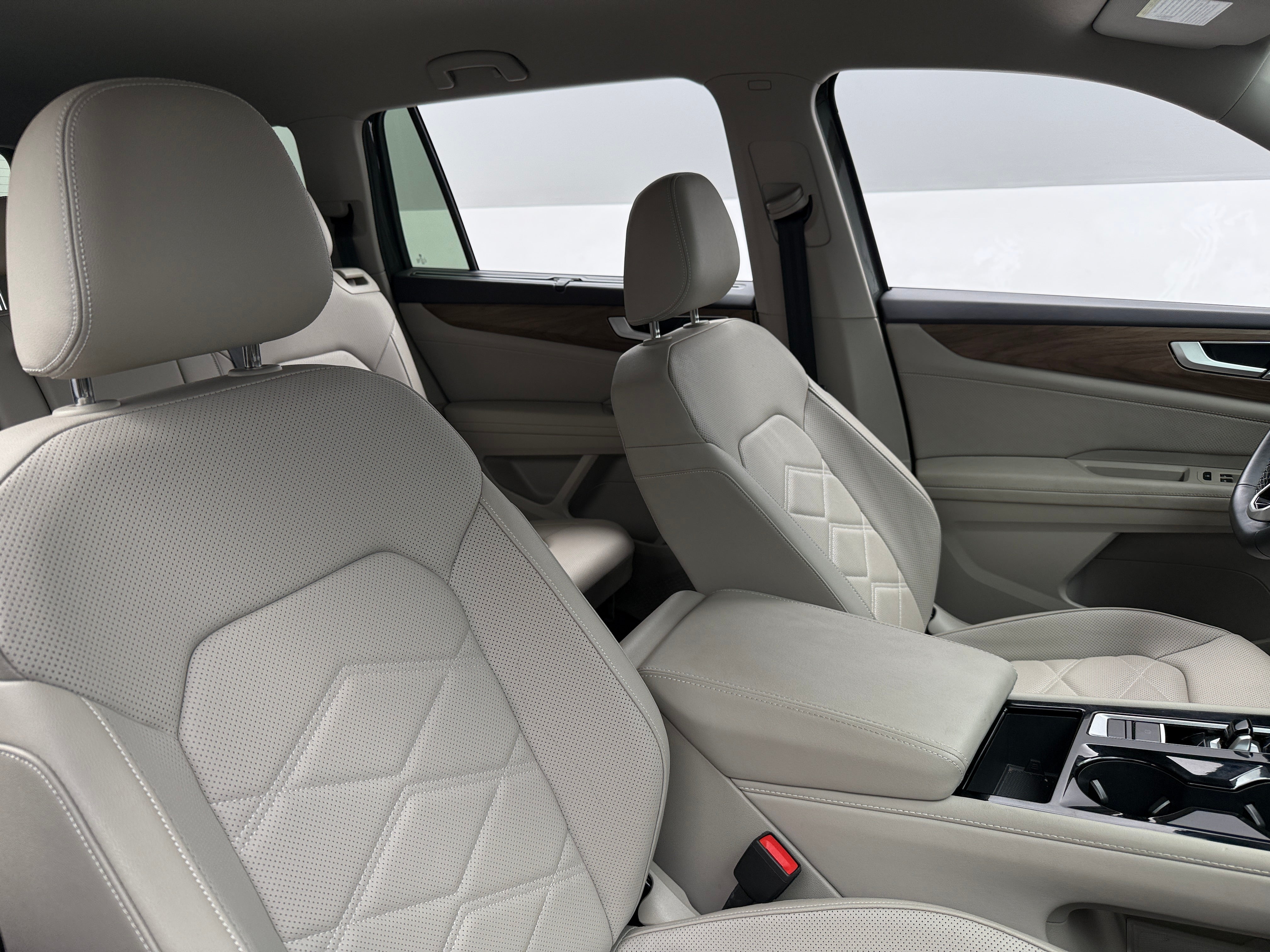 2026 Volkswagen Atlas SE w/Tech - Photo 4
