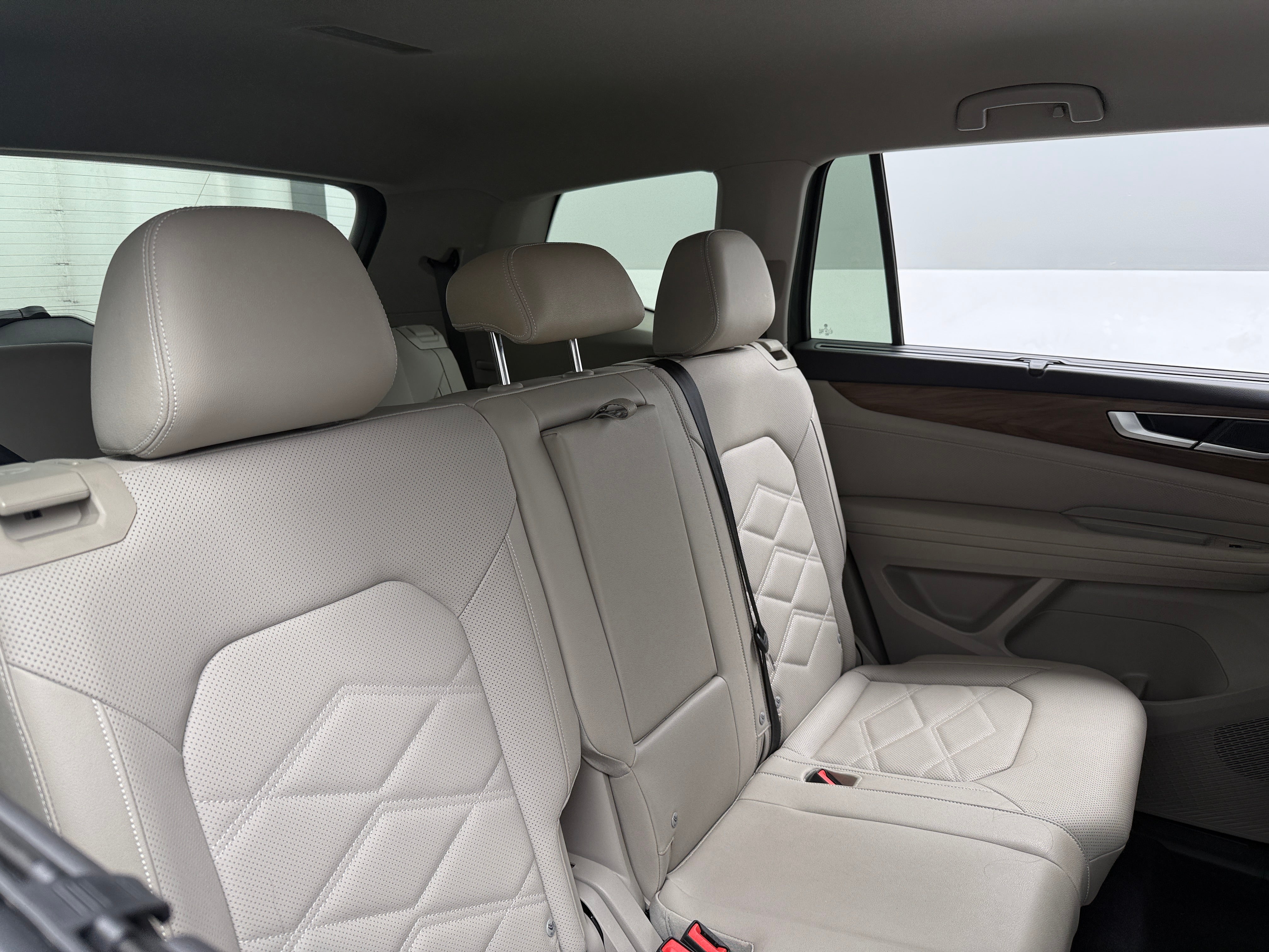2026 Volkswagen Atlas SE w/Tech - Photo 6