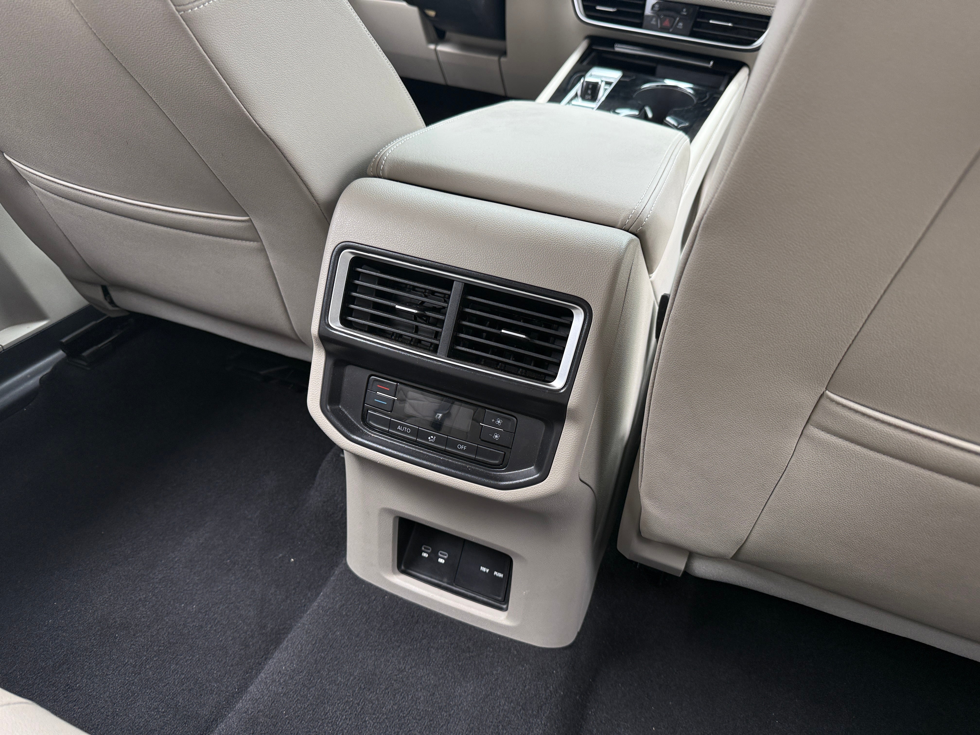 2026 Volkswagen Atlas SE w/Tech - Photo 3