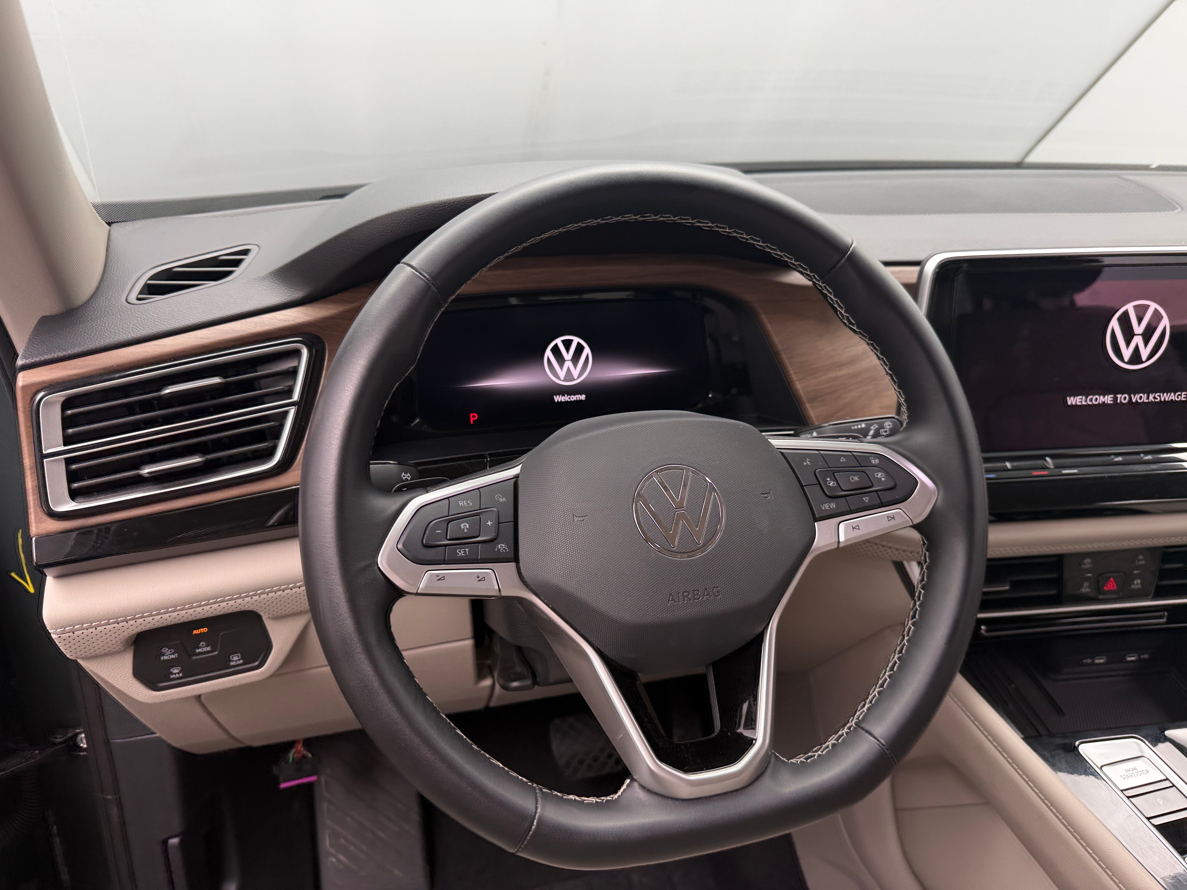 2026 Volkswagen Atlas SE w/Tech - Photo 8