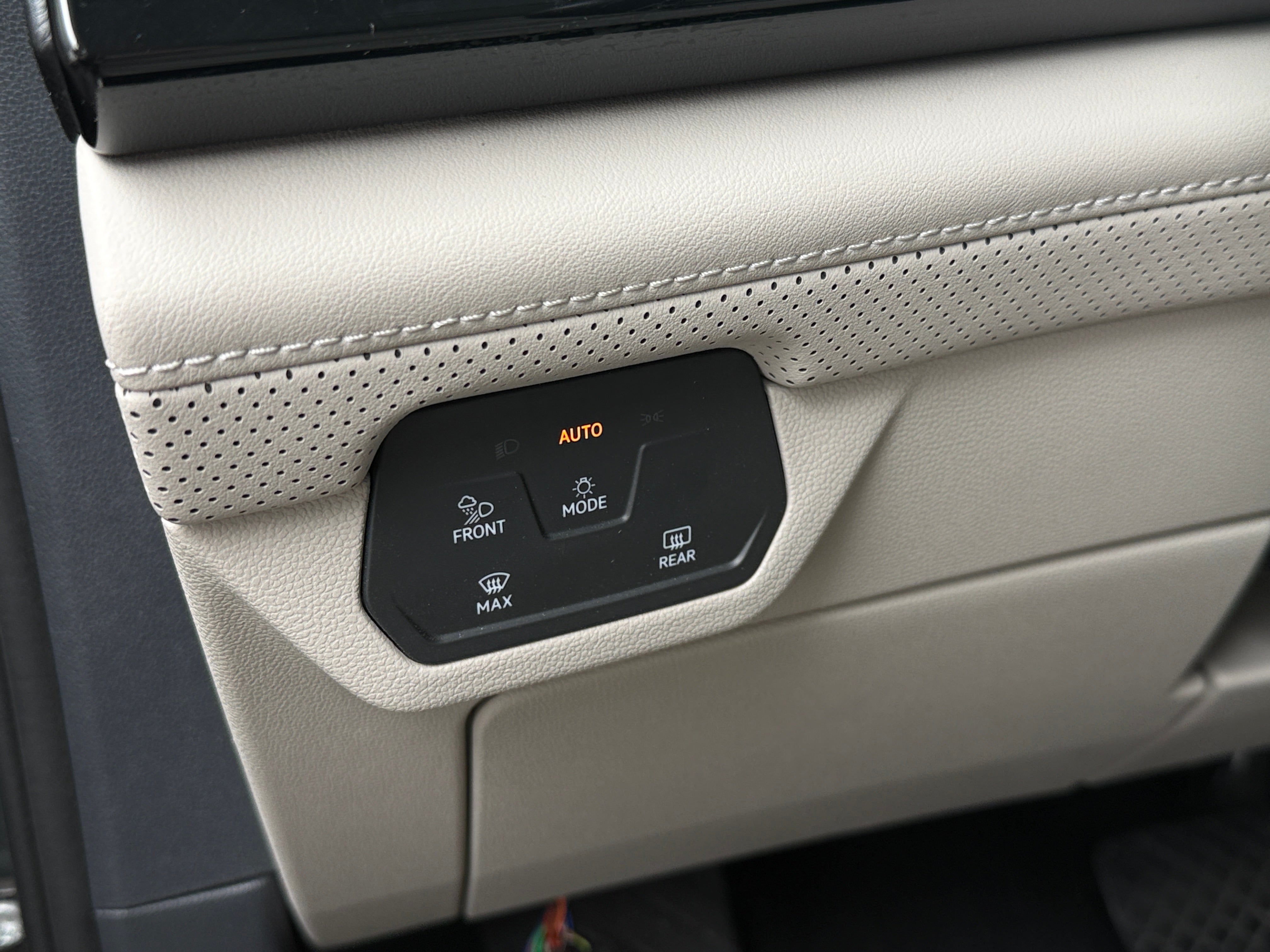 2026 Volkswagen Atlas SE w/Tech - Photo 13