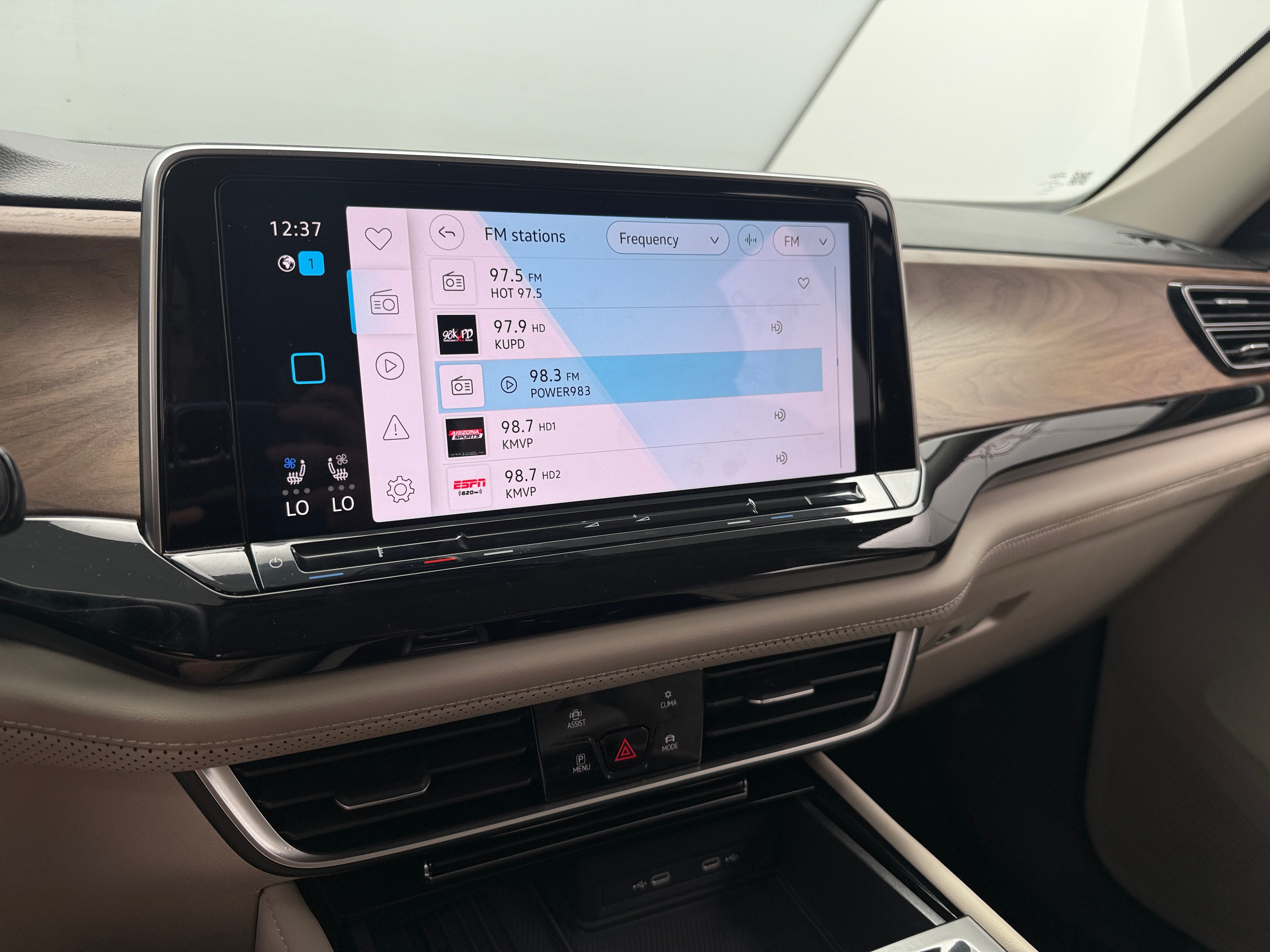 2026 Volkswagen Atlas SE w/Tech - Photo 15