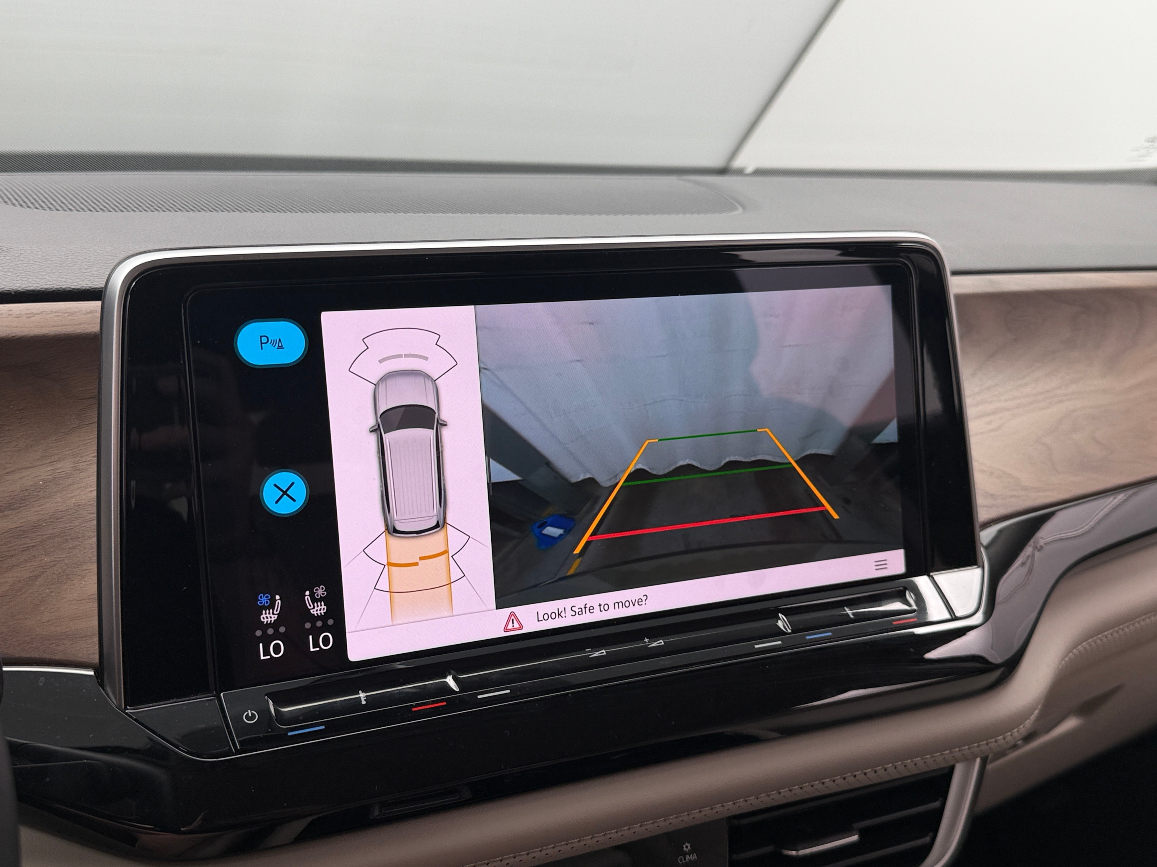 2026 Volkswagen Atlas SE w/Tech - Photo 16
