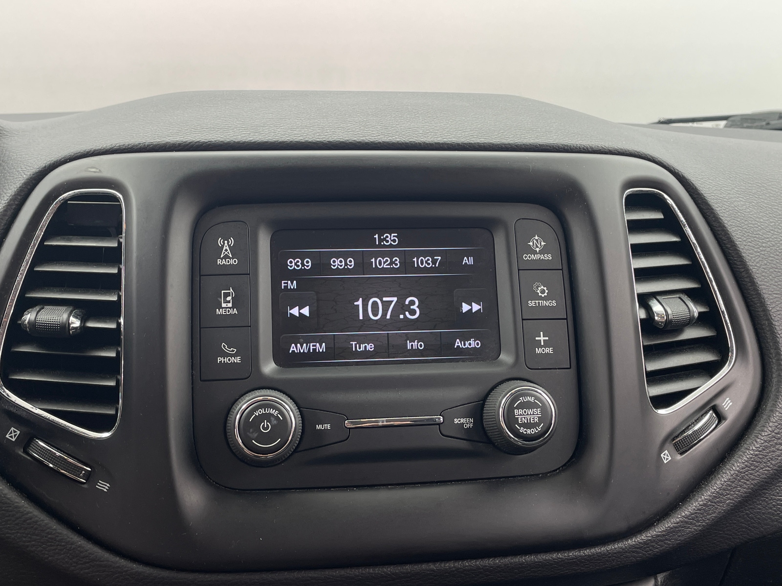 Thumbnail: 2018 Jeep Compass - 4