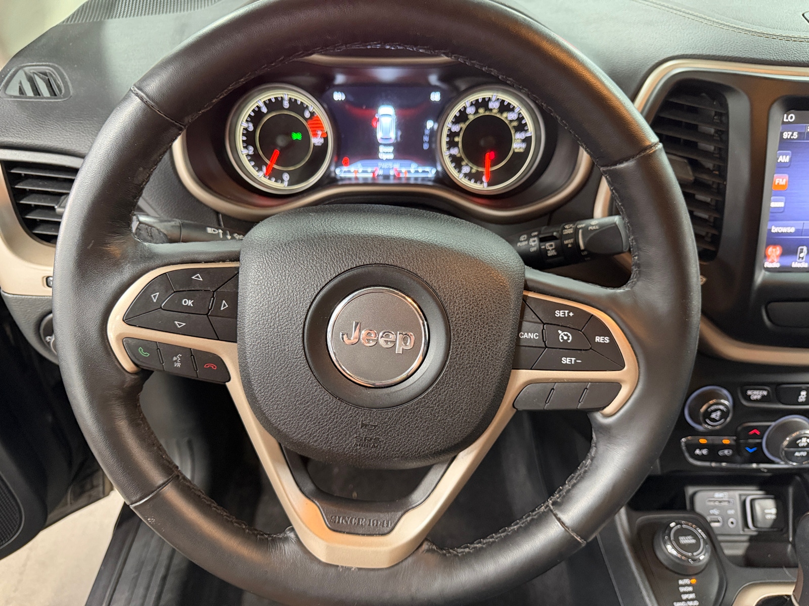 Thumbnail: 2016 Jeep Cherokee - 4