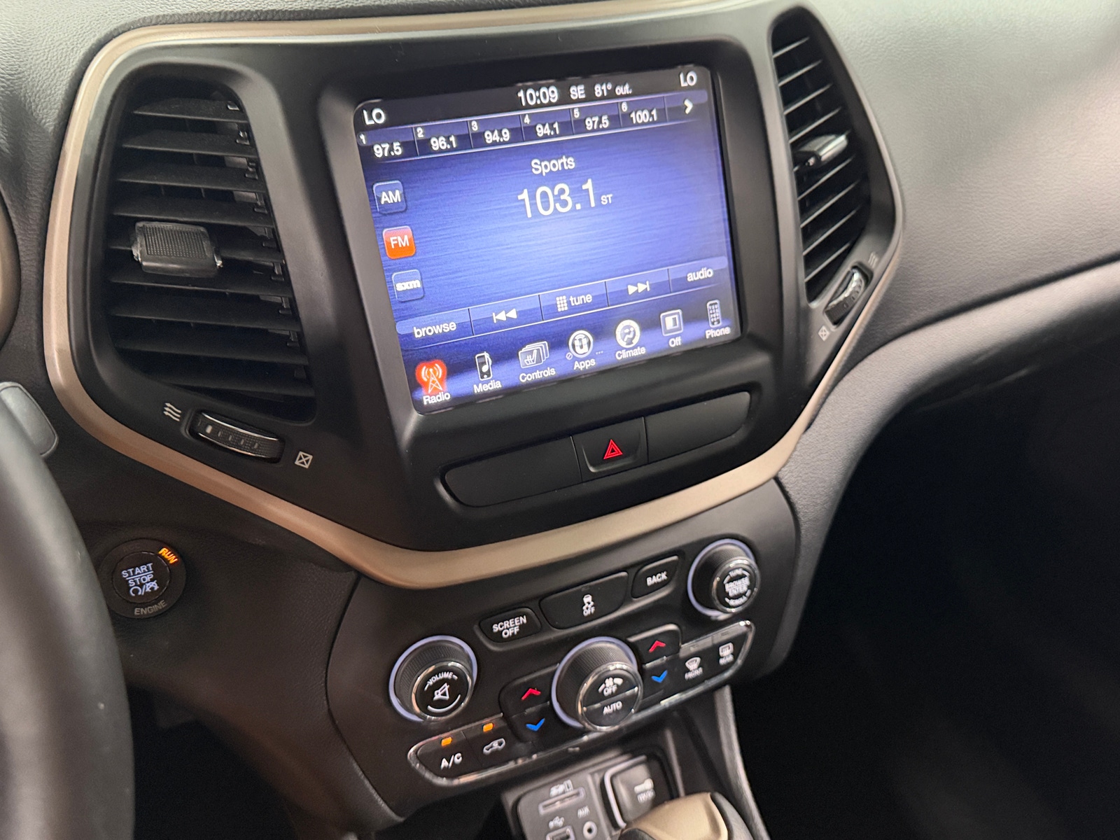 Thumbnail: 2016 Jeep Cherokee - 3