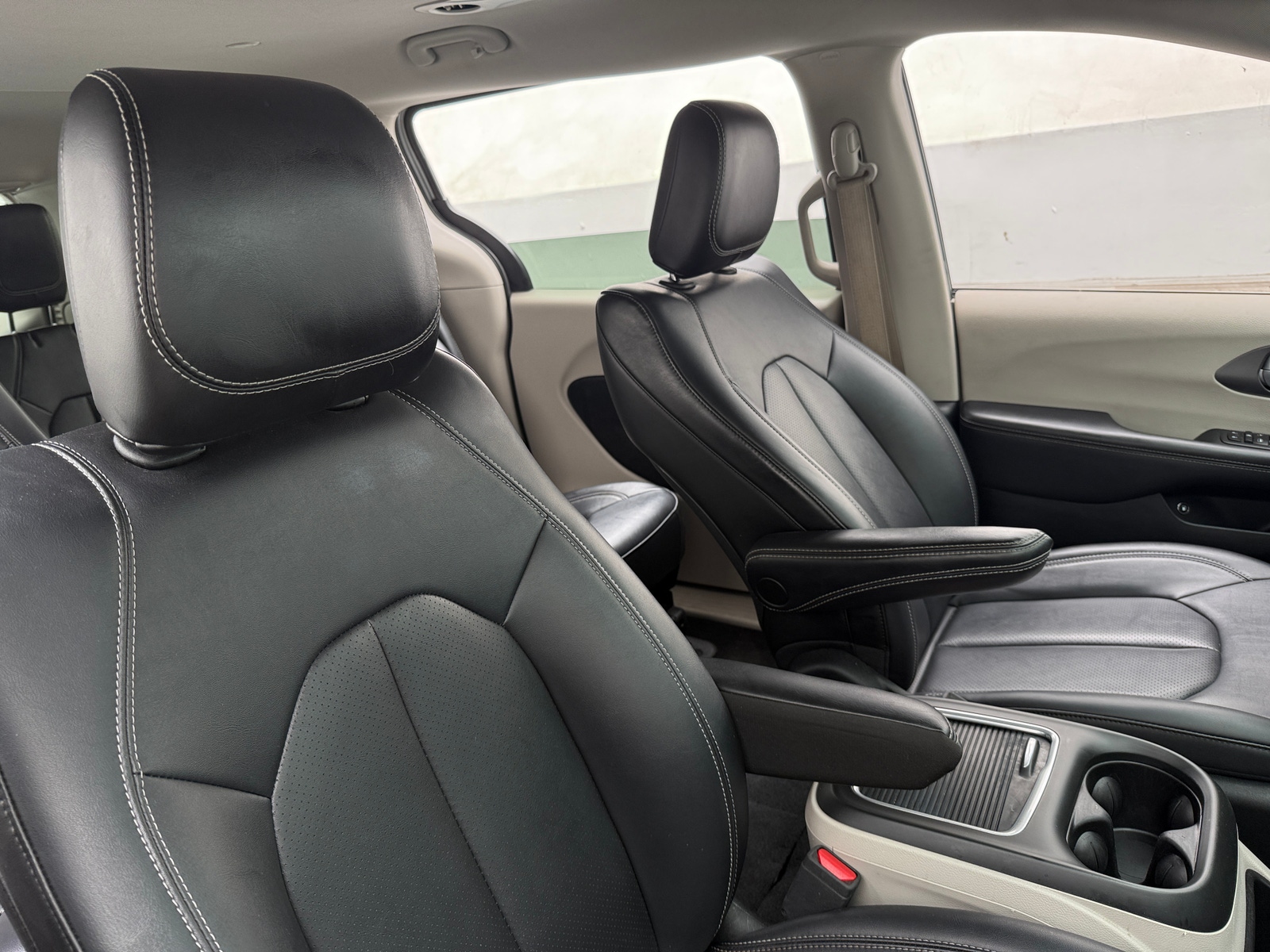 Thumbnail: 2024 Chrysler Pacifica - 2