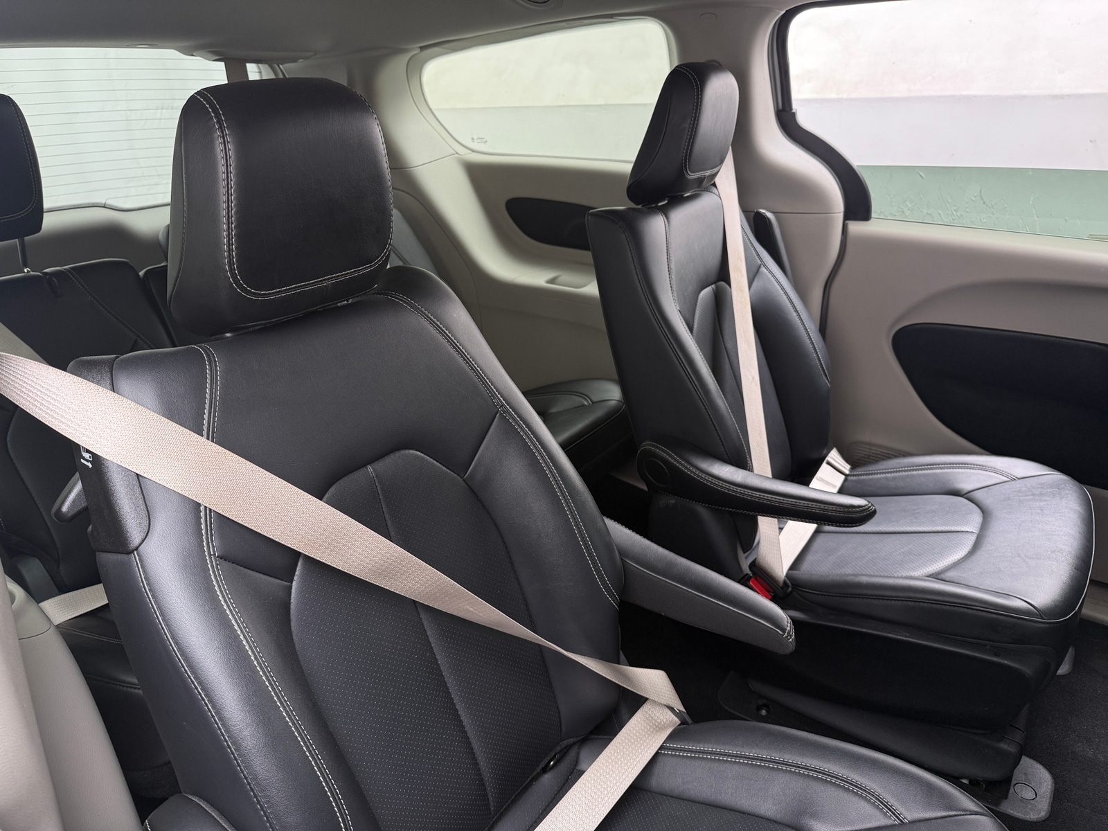 Thumbnail: 2024 Chrysler Pacifica - 6