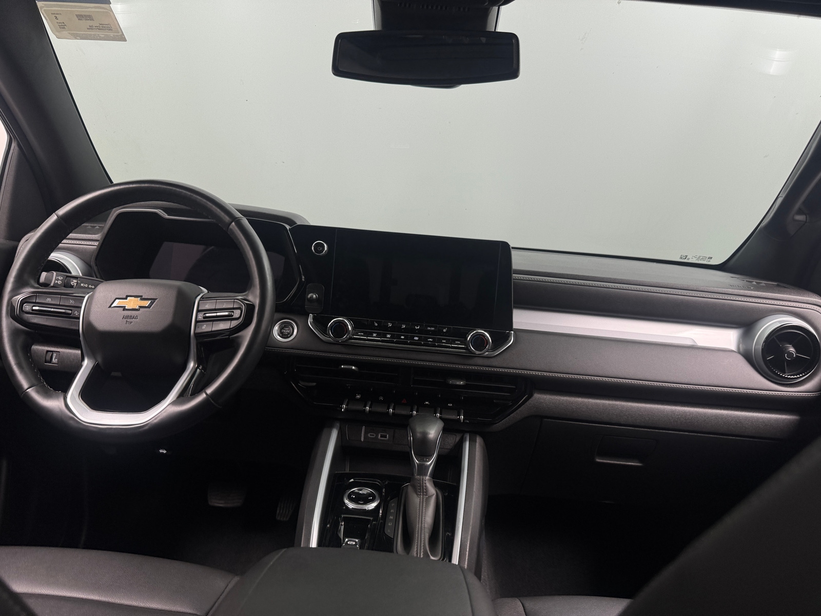 Thumbnail: 2023 Chevrolet Colorado - 3