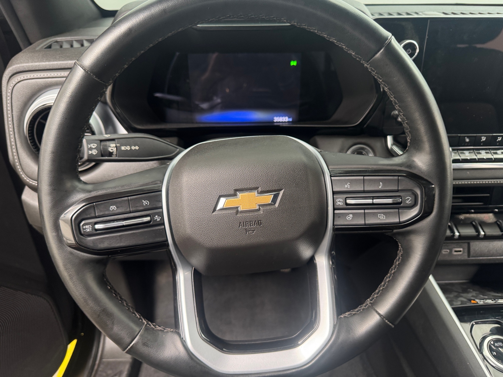 Thumbnail: 2023 Chevrolet Colorado - 5
