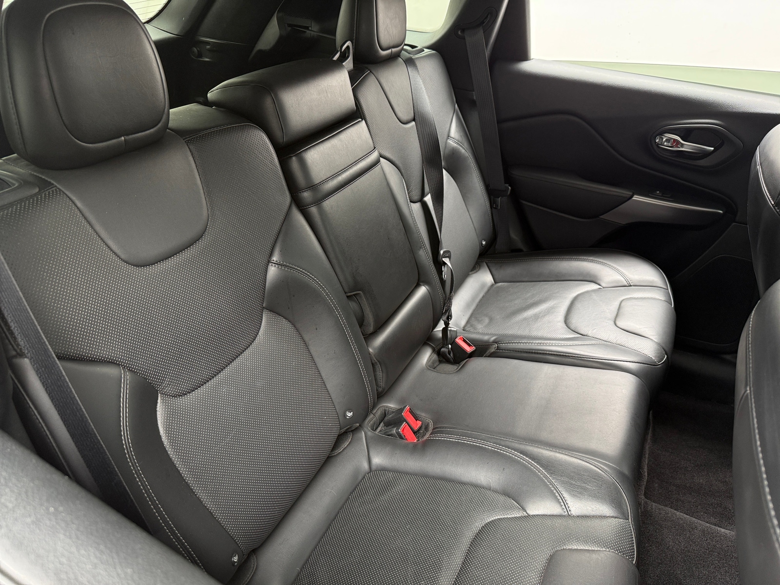 Thumbnail: 2019 Jeep Cherokee - 5