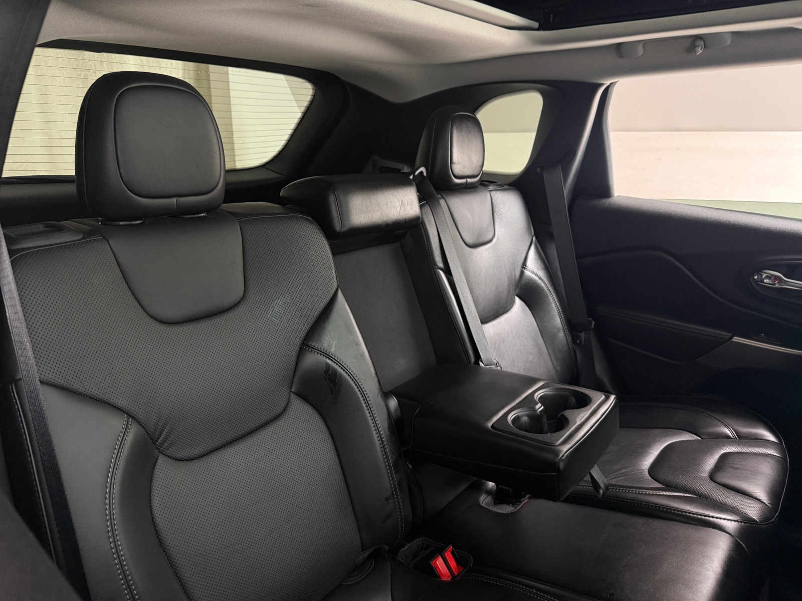 Thumbnail: 2021 Jeep Cherokee - 6