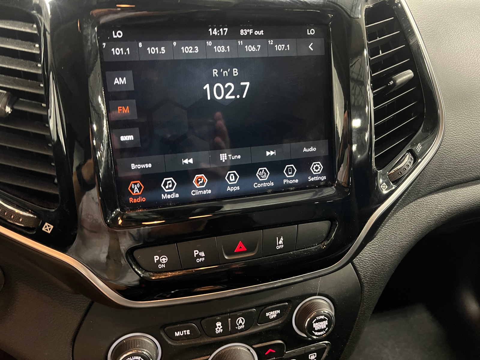 Thumbnail: 2021 Jeep Cherokee - 4