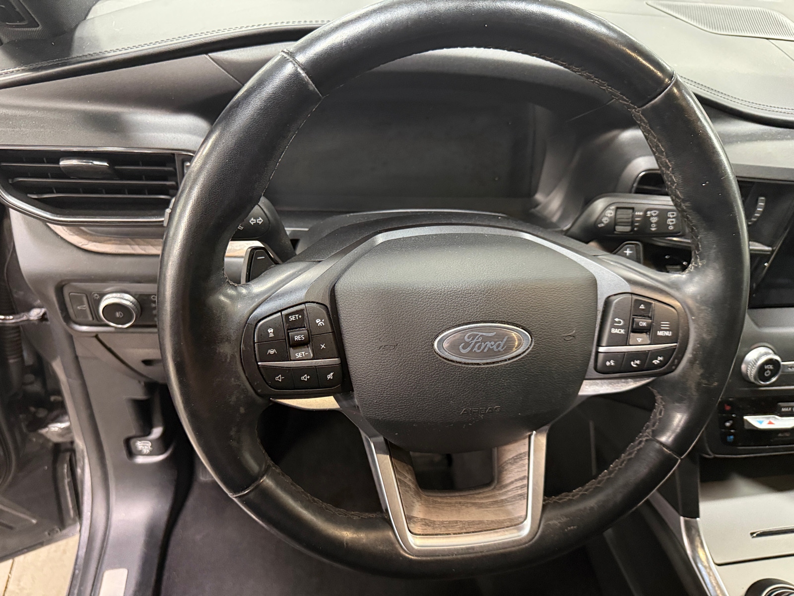 Thumbnail: 2020 Ford Explorer - 4