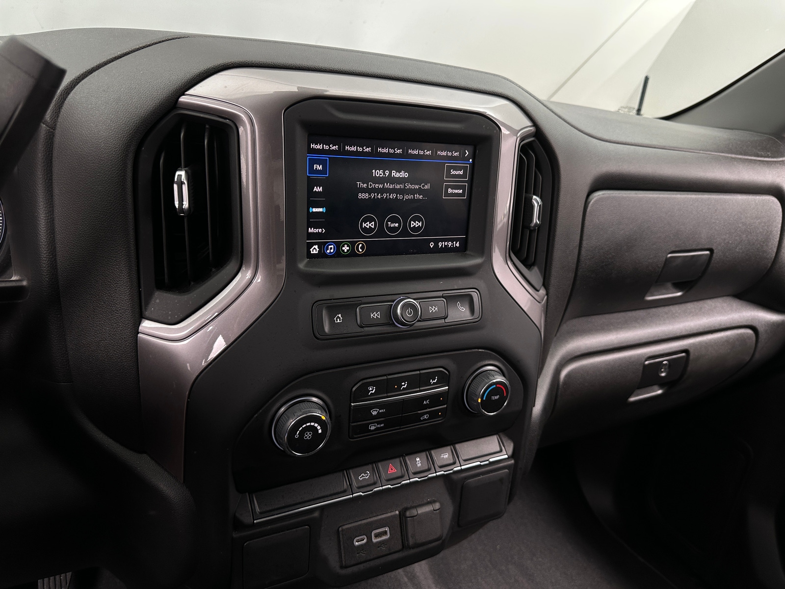 Thumbnail: 2021 Chevrolet Silverado 1500 - 4