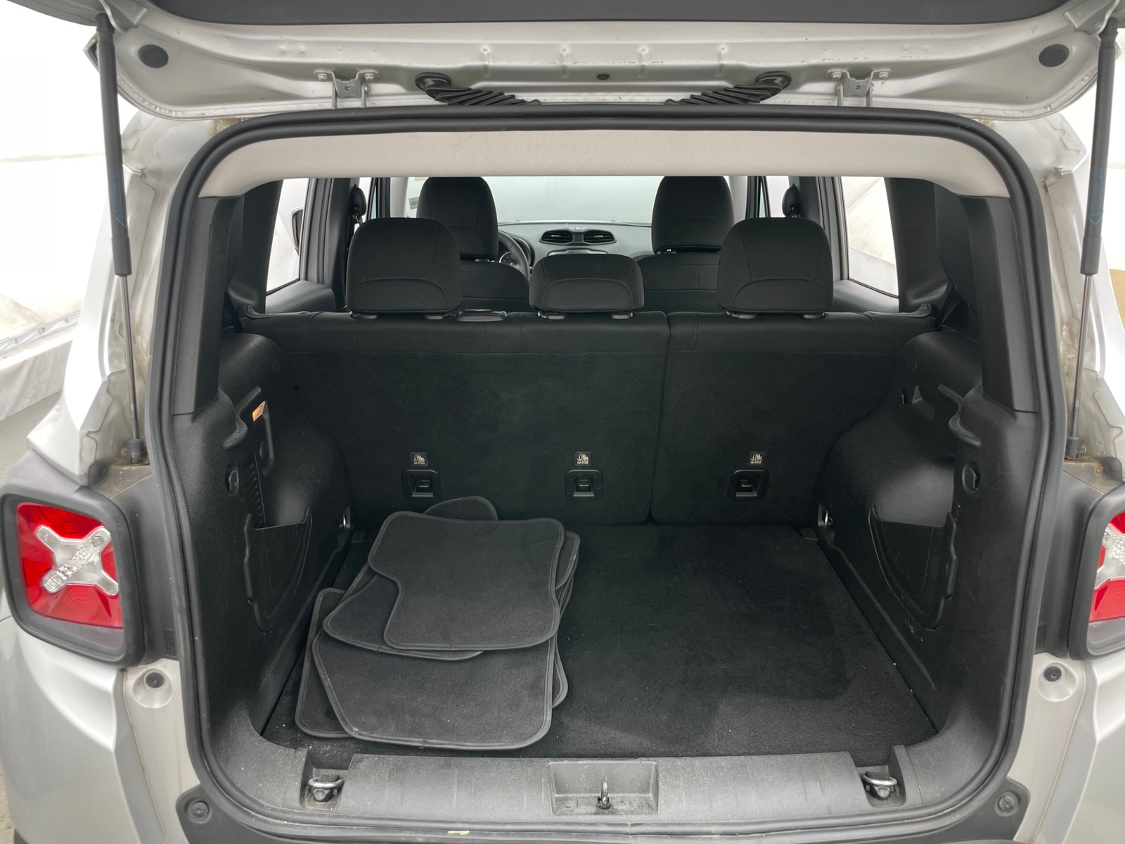 Thumbnail: 2021 Jeep Renegade - 7