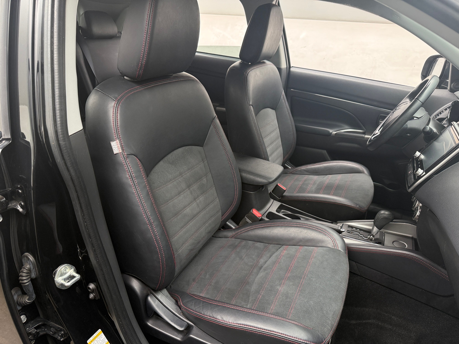 Thumbnail: 2022 Mitsubishi Outlander Sport - 2