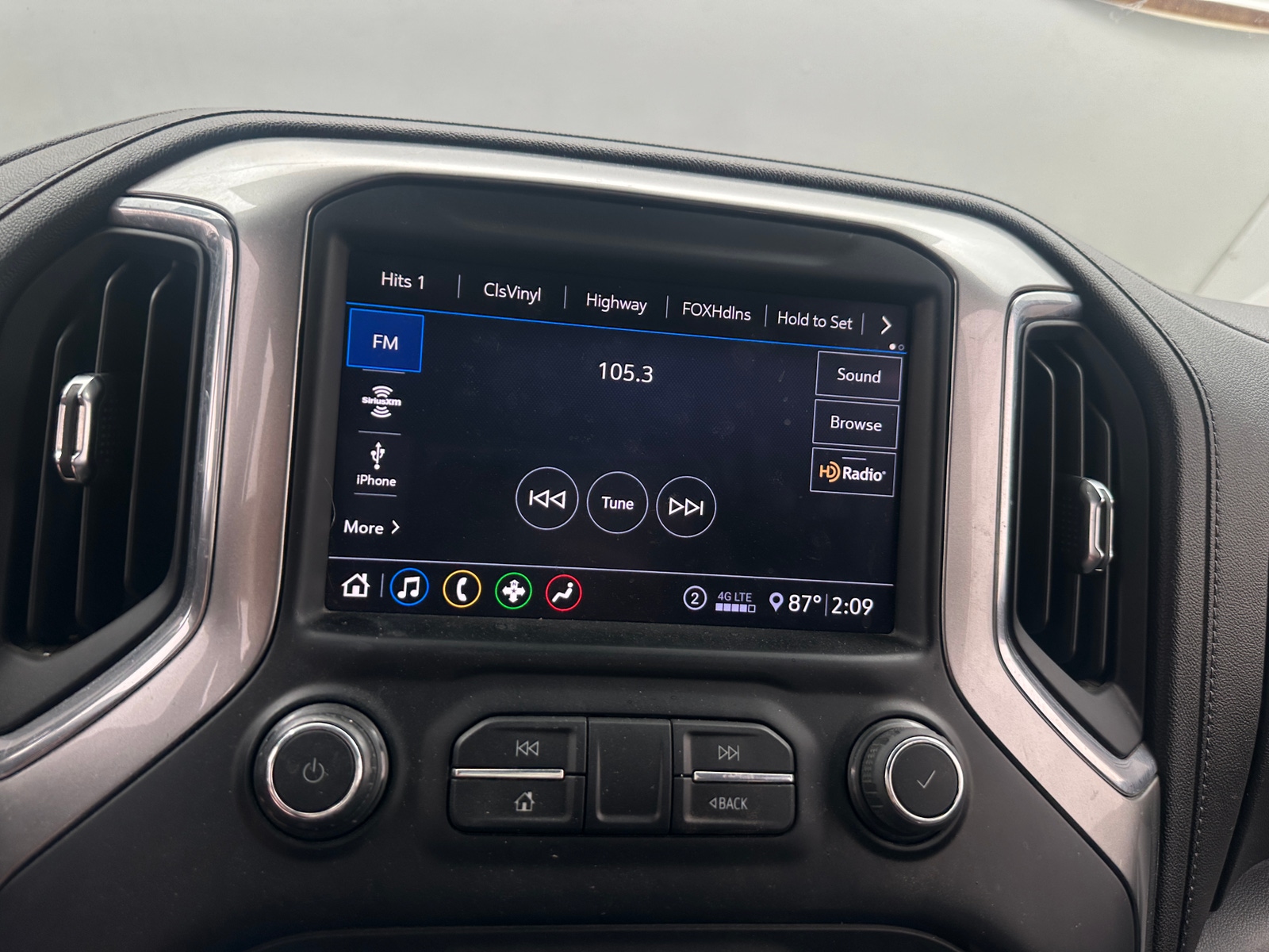 Thumbnail: 2020 Chevrolet Silverado 1500 - 4