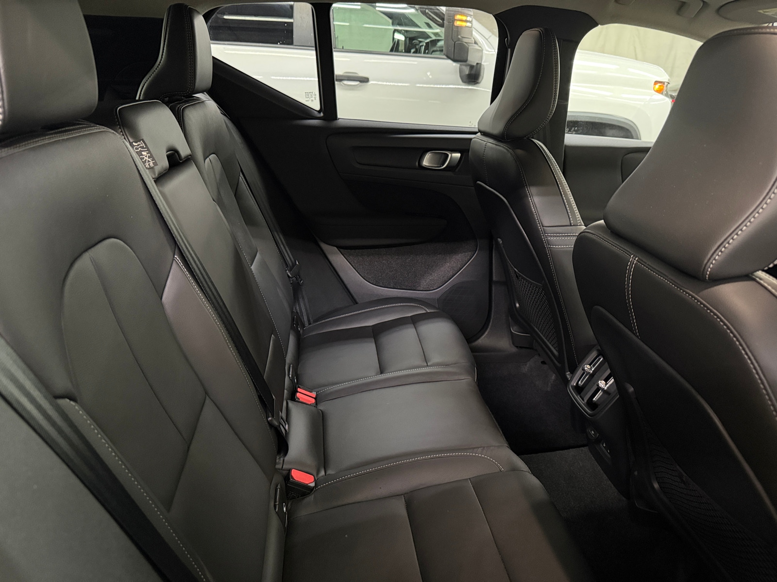 Thumbnail: 2026 Volvo XC40 - 5