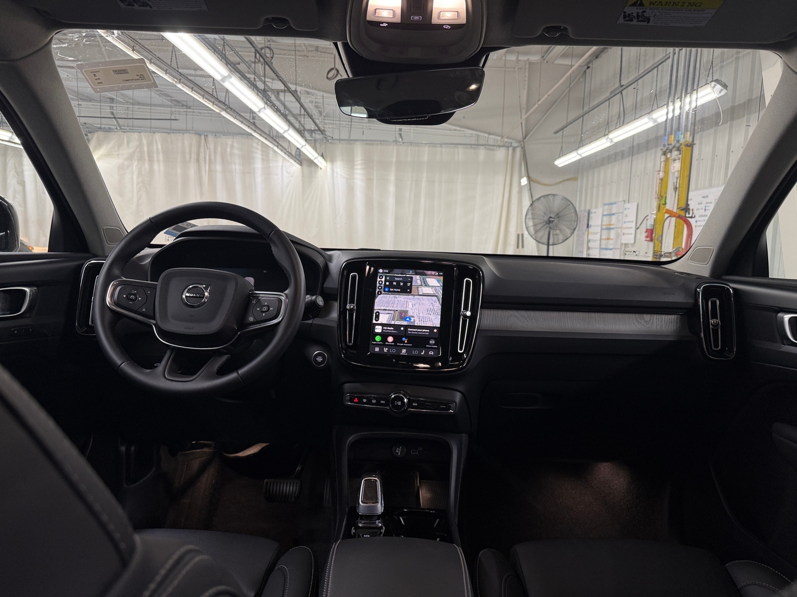 Thumbnail: 2026 Volvo XC40 - 2