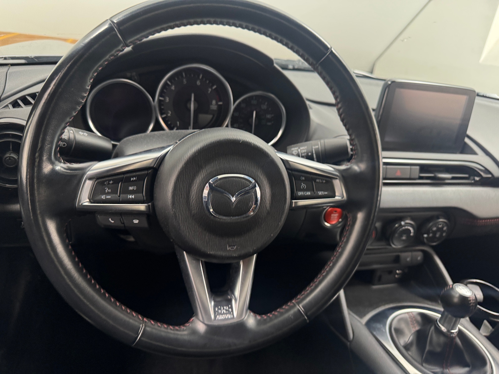 Thumbnail: 2019 Mazda MX-5 Miata - 4