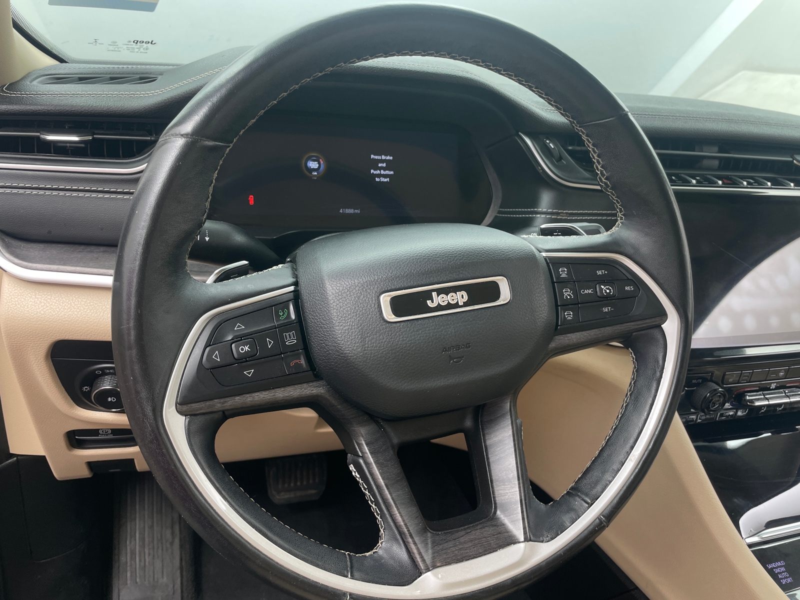 Thumbnail: 2022 Jeep Grand Cherokee L - 4